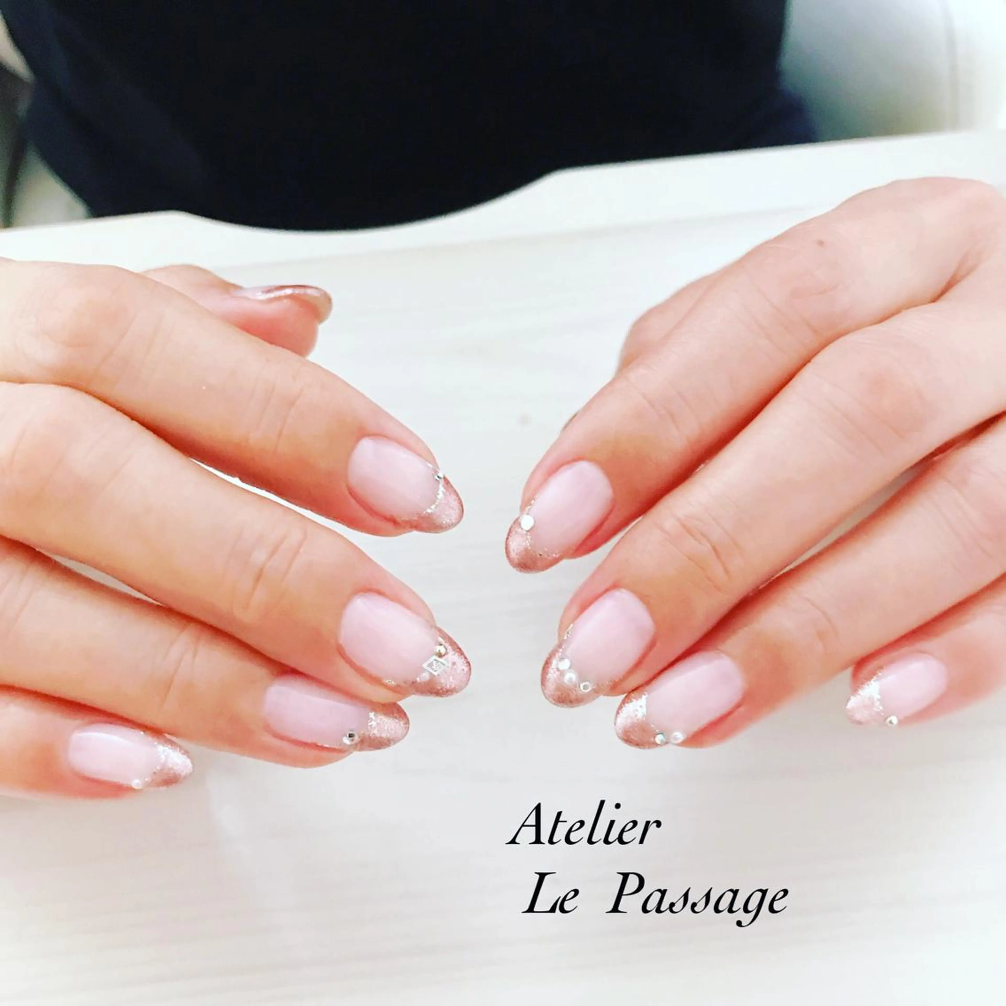 ネイル フレンチネイル ジェルネイル ラメ(グリッター) パラジェル ピンク Atelier Le Passage所属・h nakatsukaのネイルデザイン