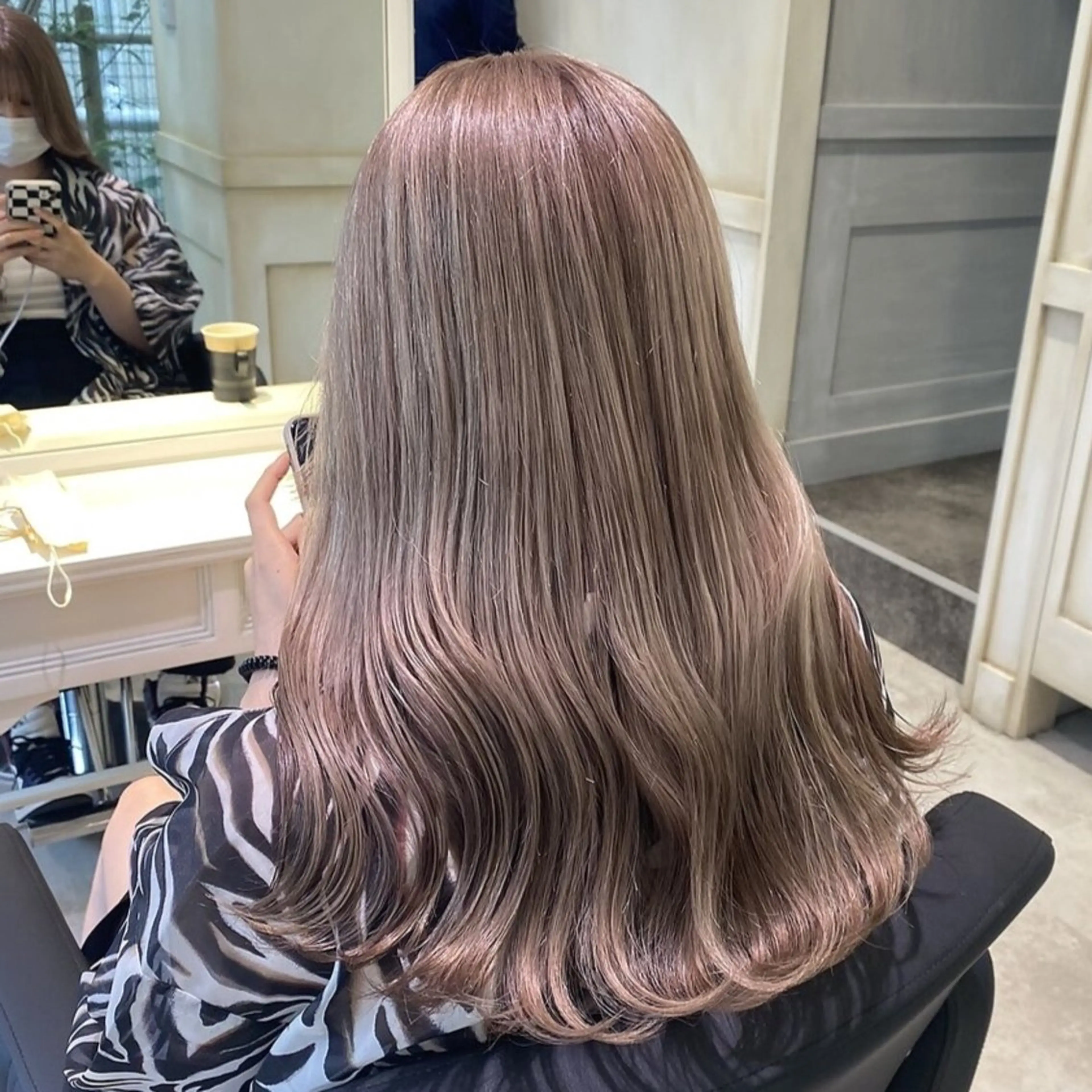 ロング カラー ブリーチ ロング ヘアカラー トリートメント 💖ブリーチ/暖色 𝐘𝐮𝐢💖のヘアスタイル