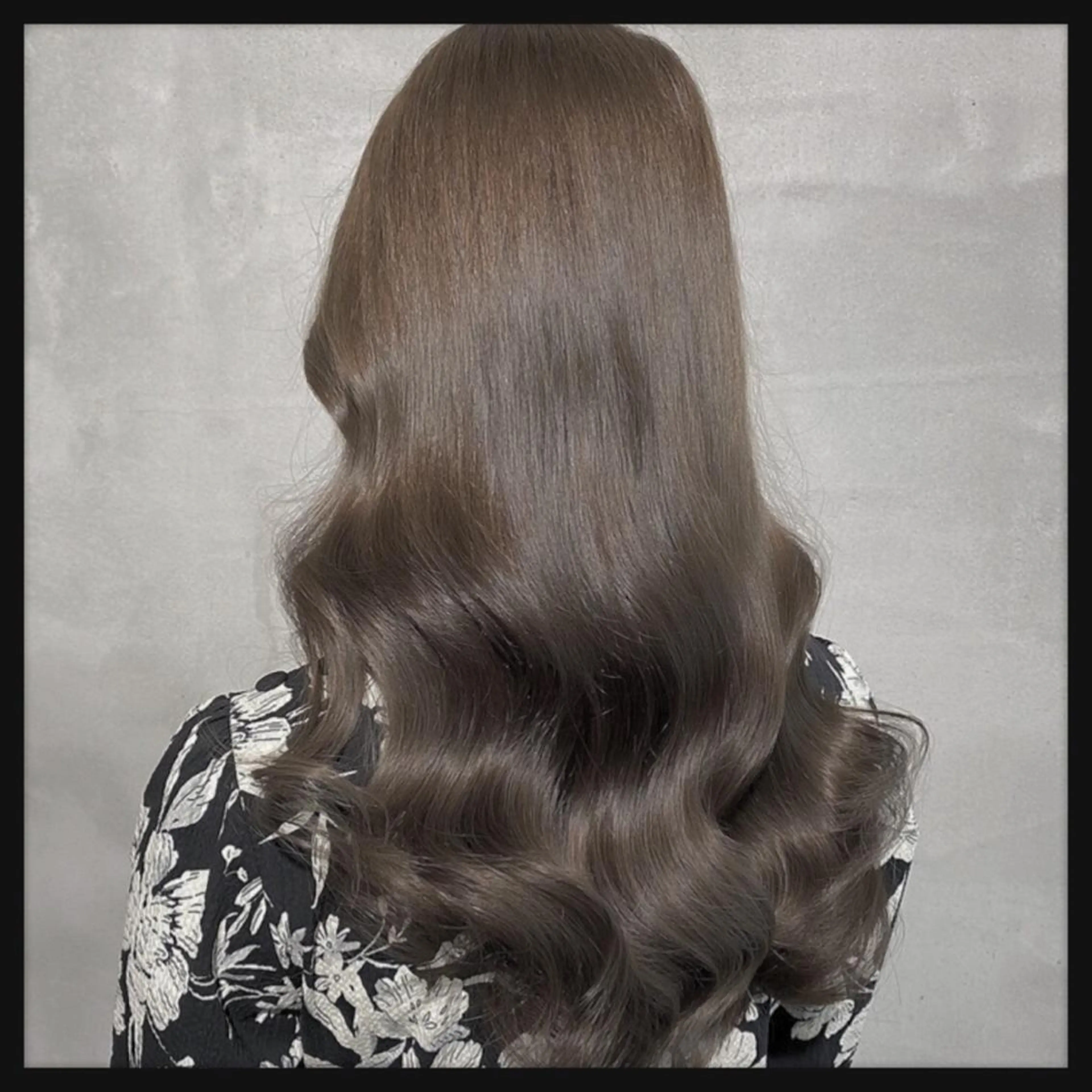 ロング カラー パーマ ヘアアレンジ メンズ キッズ ネイル マツエク・マツパ アイブロウ トリートメント ☃️髪質改善🉐割✨ ❄️“ever”❄️のヘアスタイル