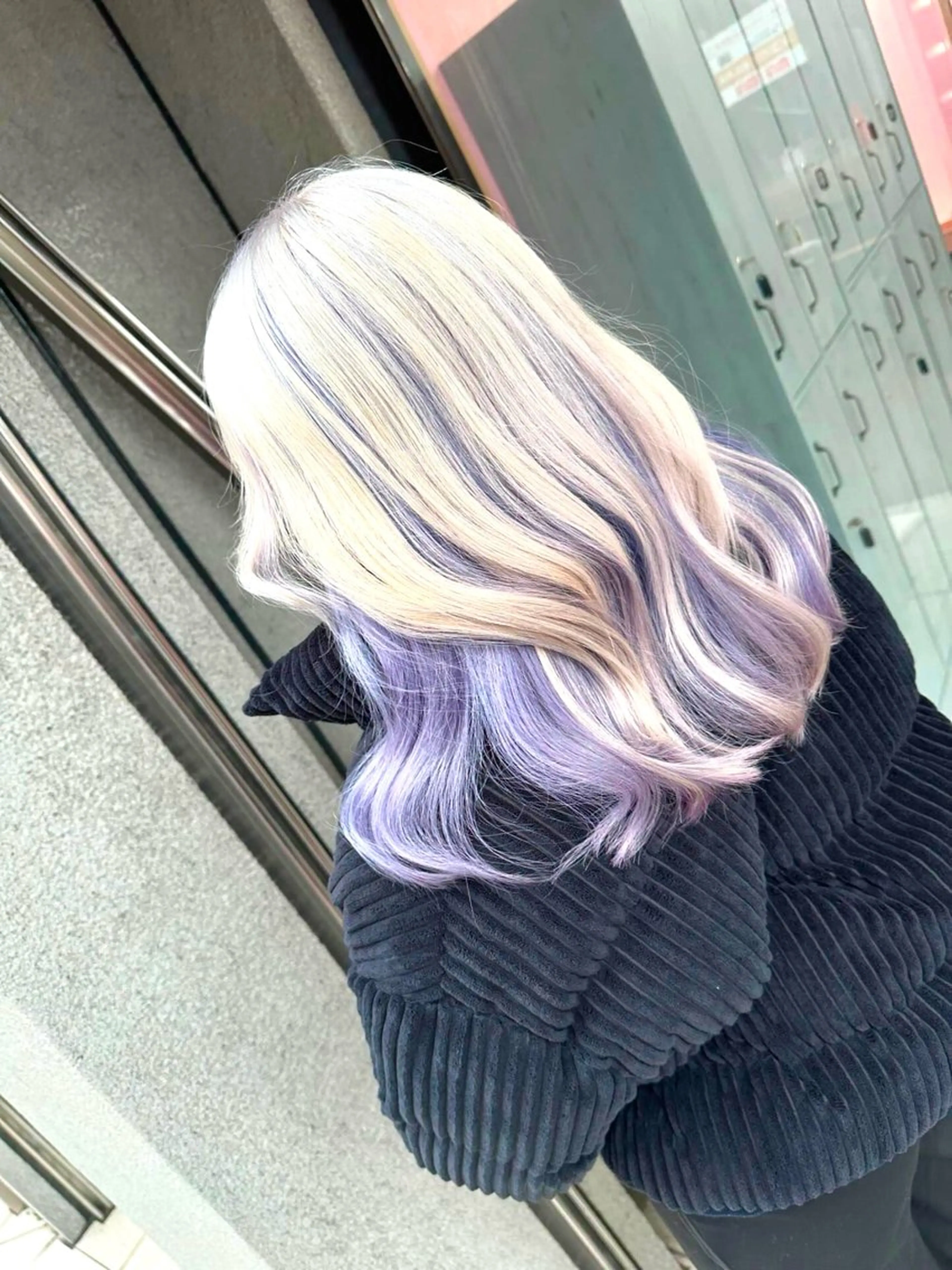 ミディアム カラー カット ヘアカラー トリートメント ハイトーン支持率 No.1🦋KOKIのヘアスタイル