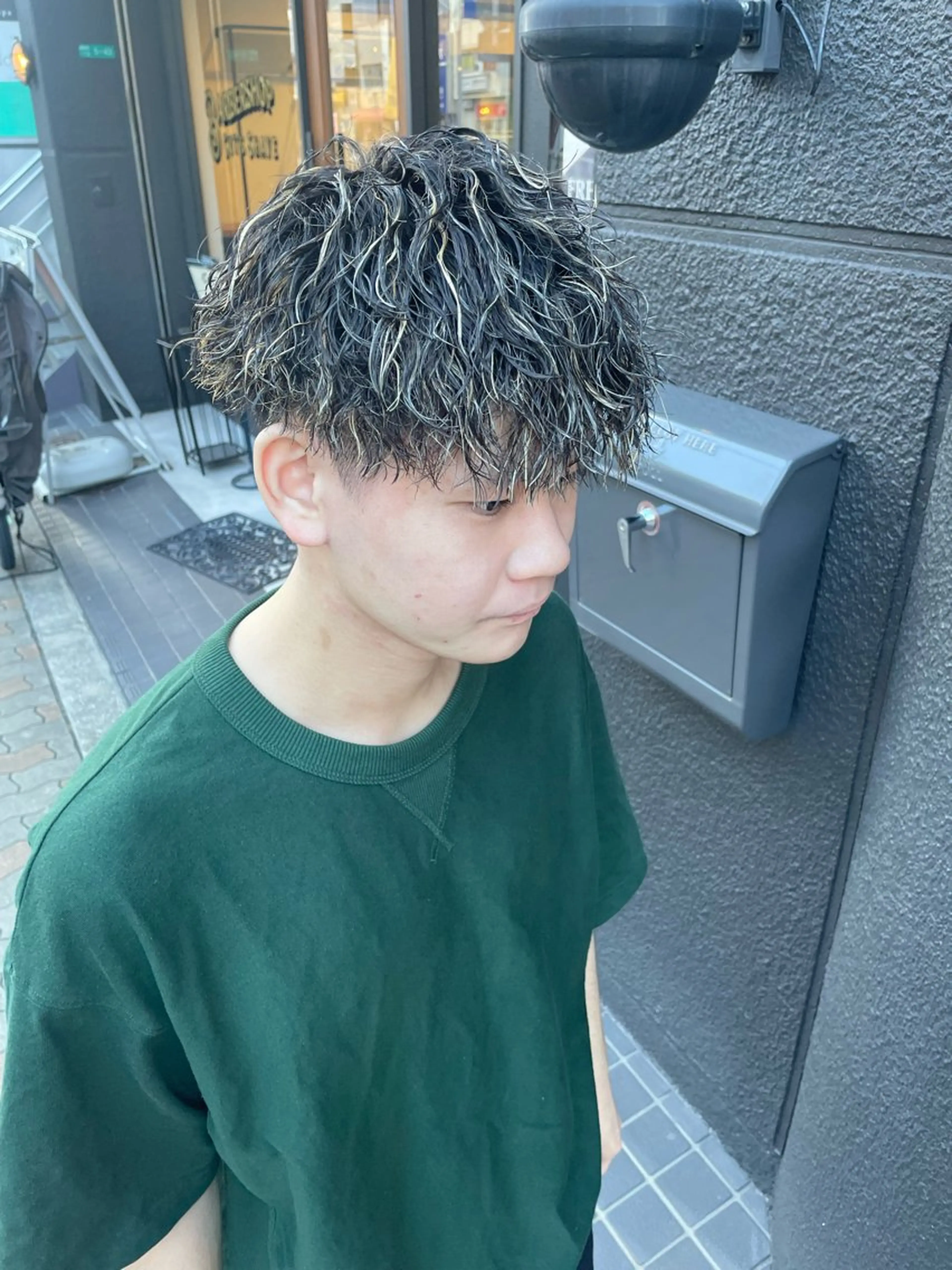 パーマ QUONHEAL(クオンヒール)所属・重名 陸のヘアスタイル