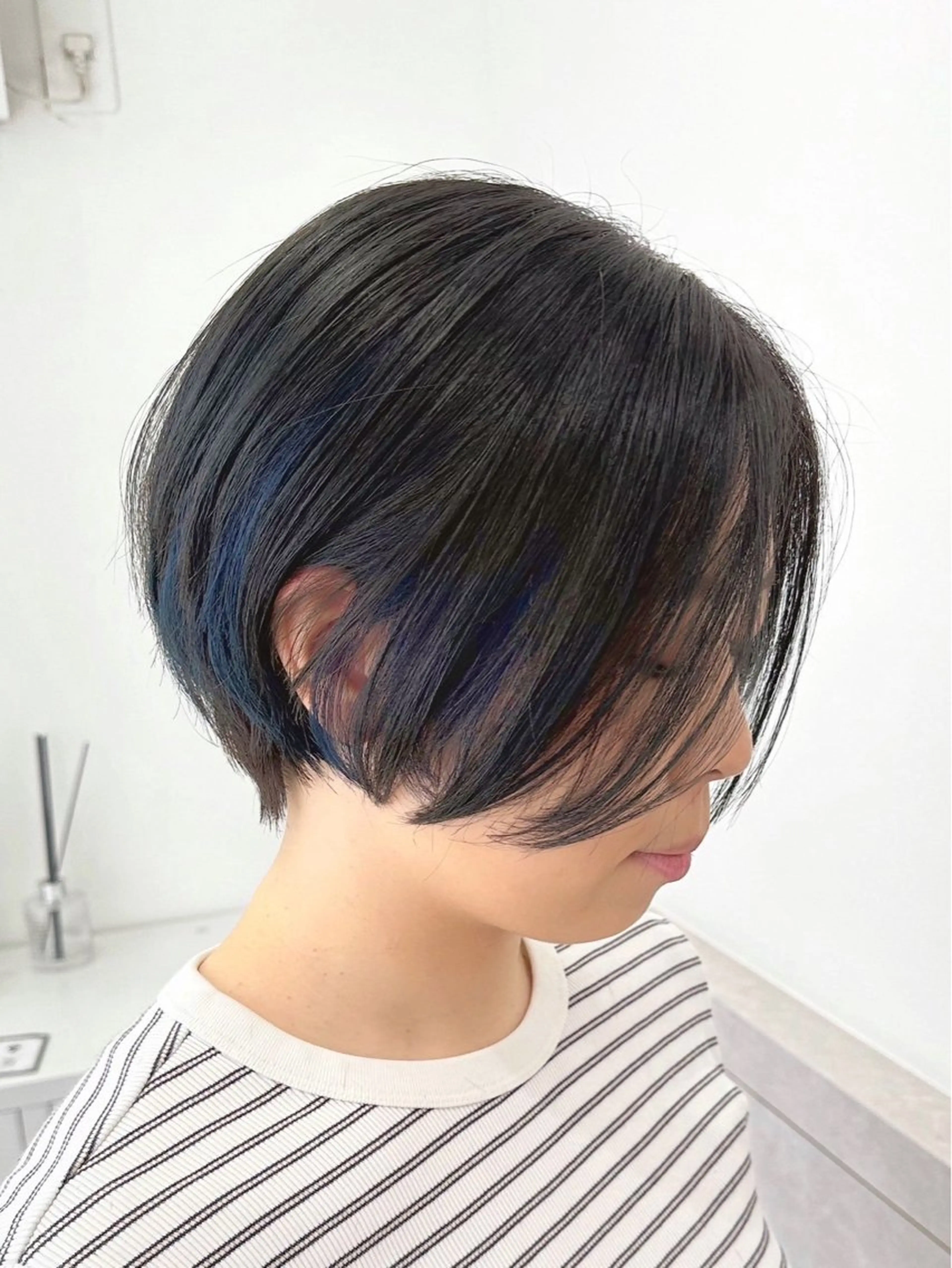 ショート カラー アッシュ 黒髪 ブルーカラー hair salon suiw所属・suiw ♡AYA♡のヘアスタイル