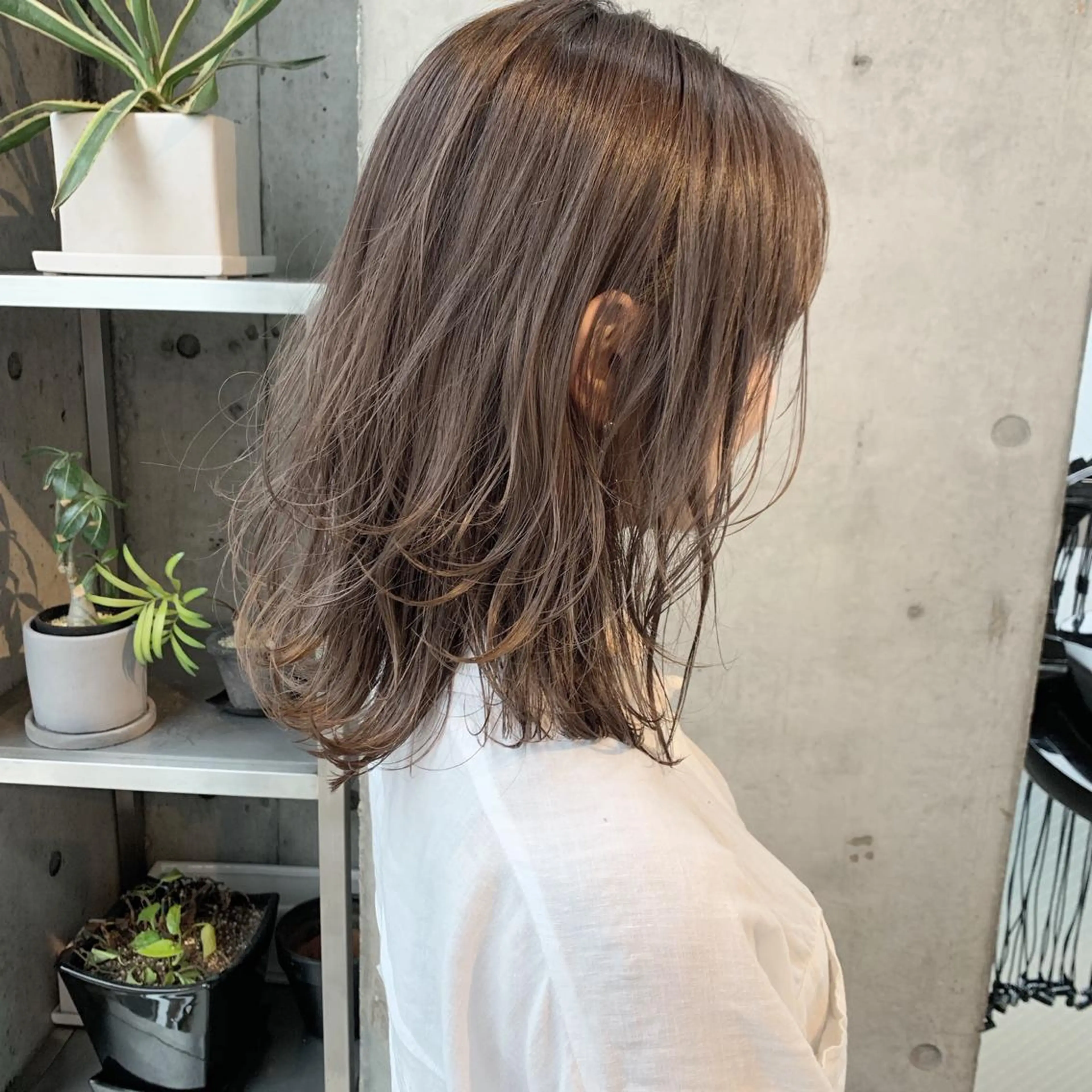 セミロング カラー ブリーチ グレージュ ブリーチなしカラー レイヤーカット 渋谷ブリーチカラー 韓国ヘアyuikoのヘアスタイル