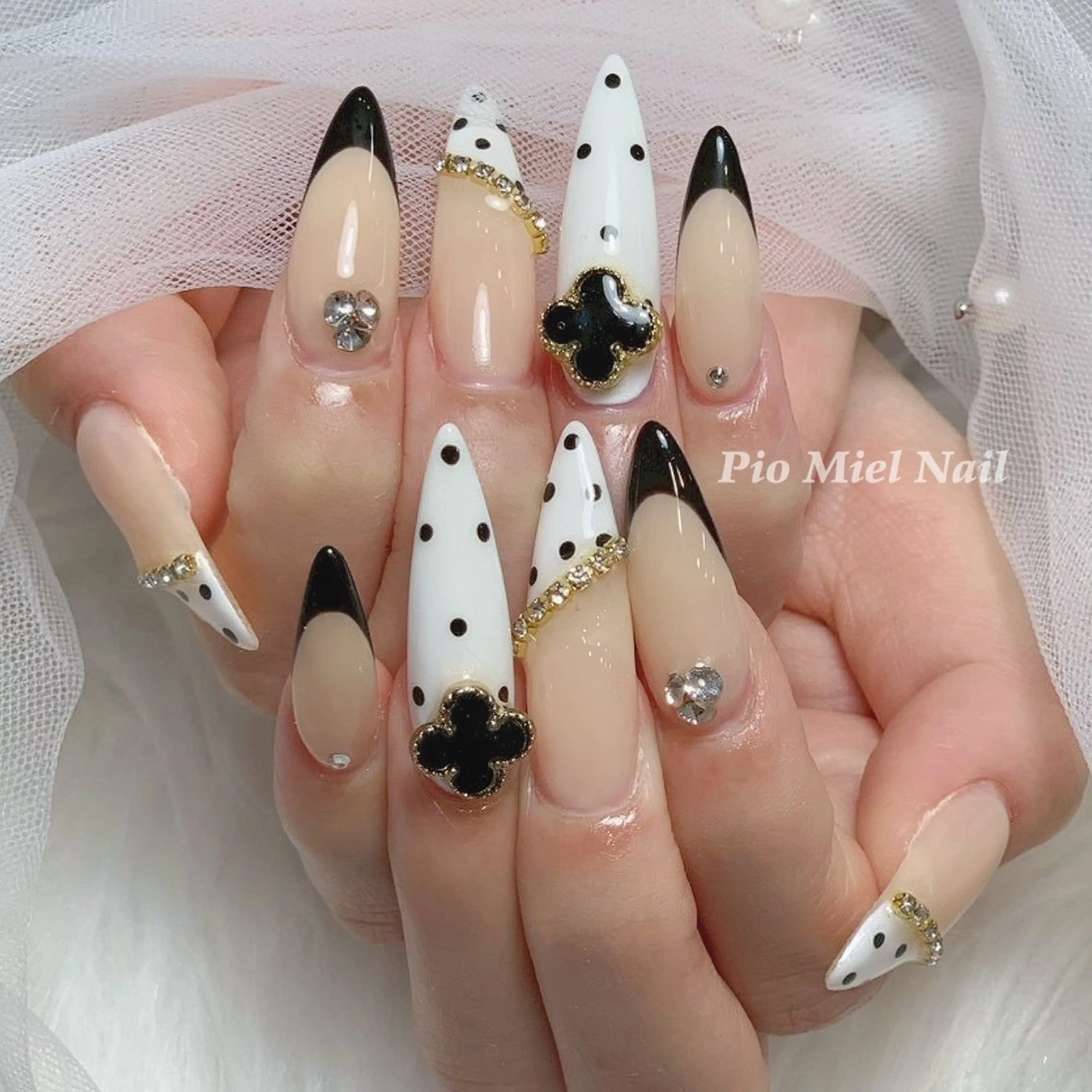 ネイル 韓国ネイル マグネットネイル ニュアンスネイル シンプルネイル ツイードネイル ハンドネイル Pio Mielのネイルデザイン