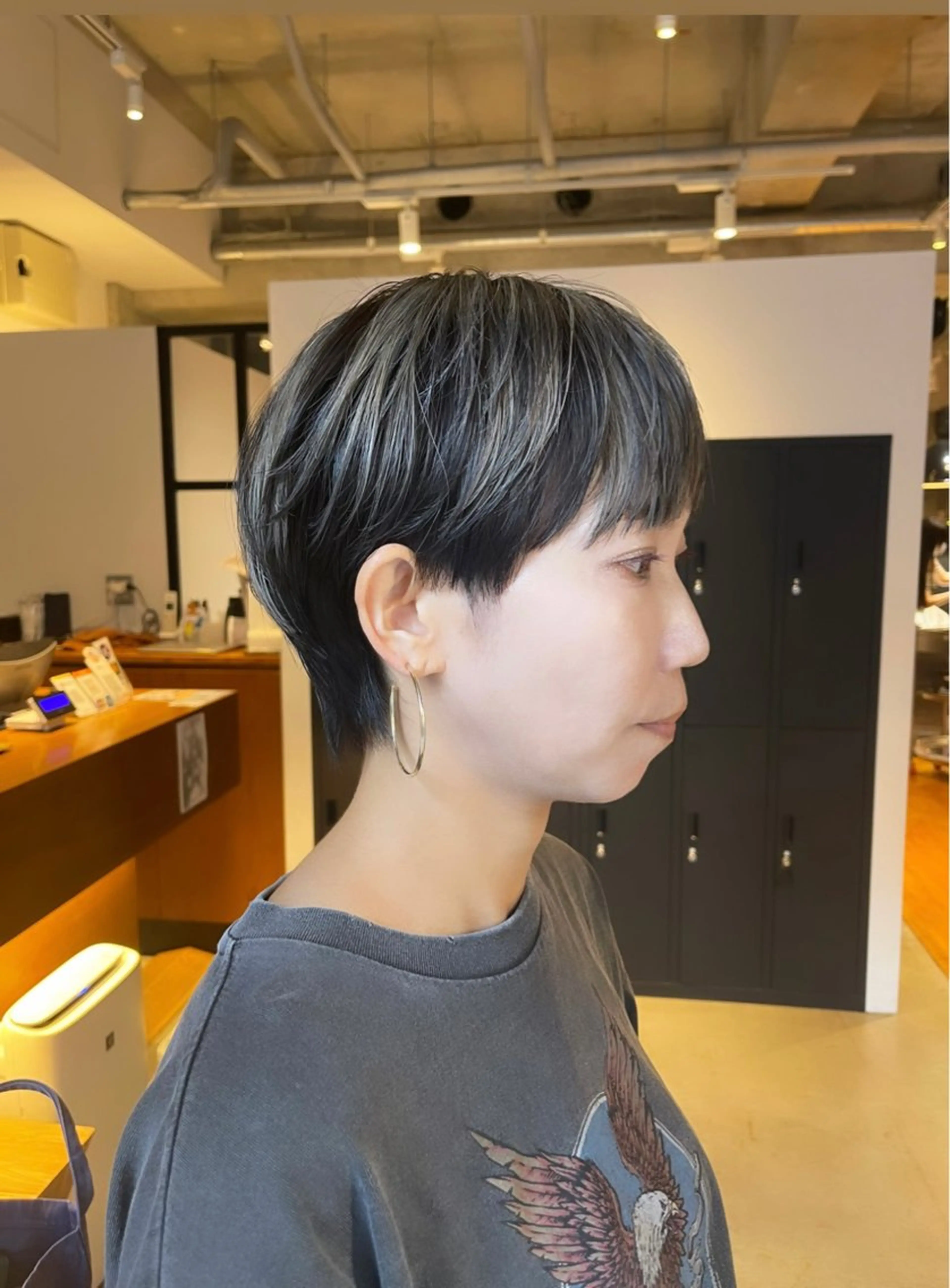 ショート カラー ヘアカラー トリートメント 🫧うる艶レイヤー /グレージュ🪐リサのヘアスタイル