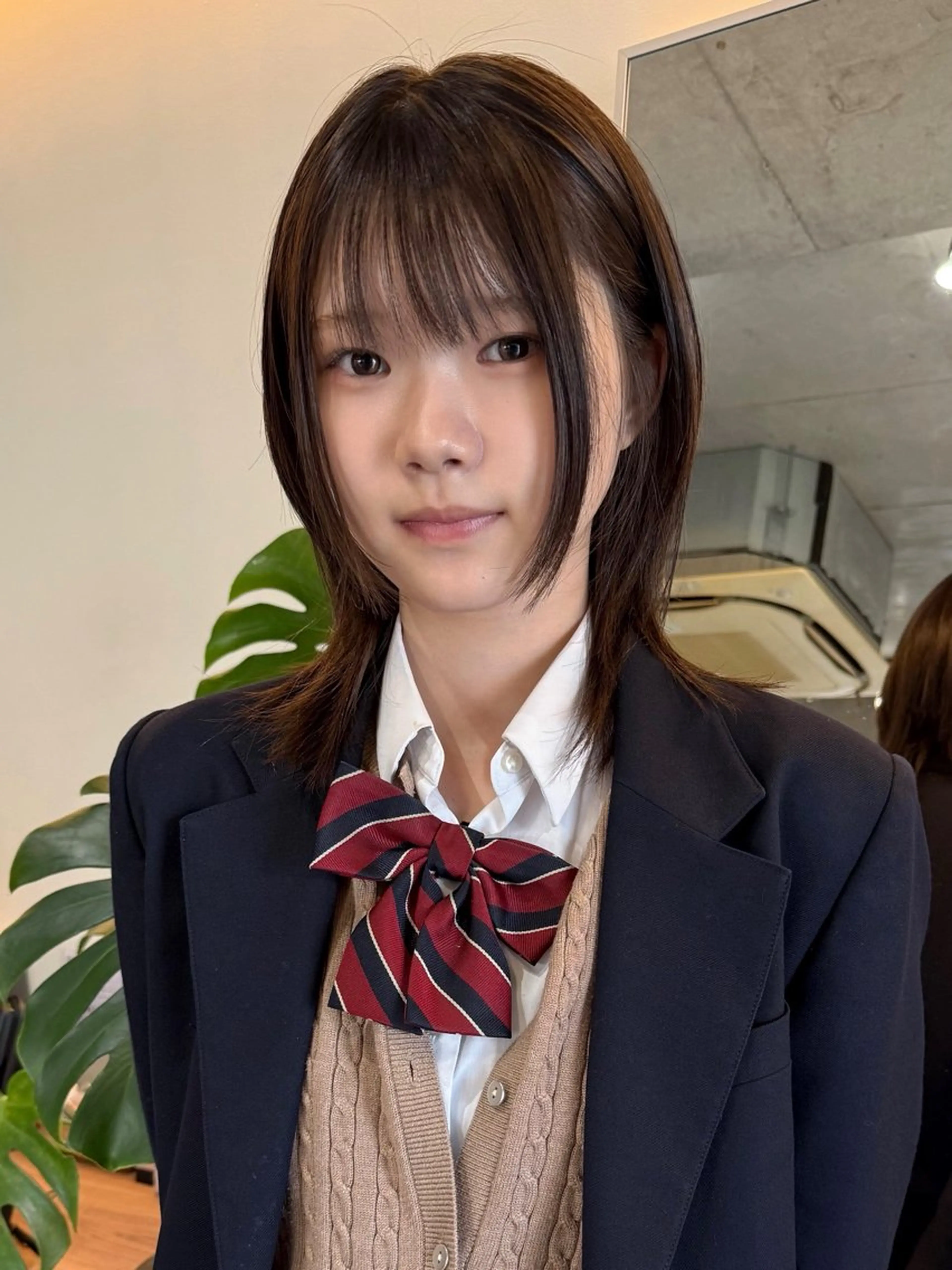 ミディアム ミディアムレイヤー アッシュ オレンジブラウン 顔まわりレイヤー ハッシュカット カット レイヤーカット\ウル フ　chinatsuのヘアスタイル