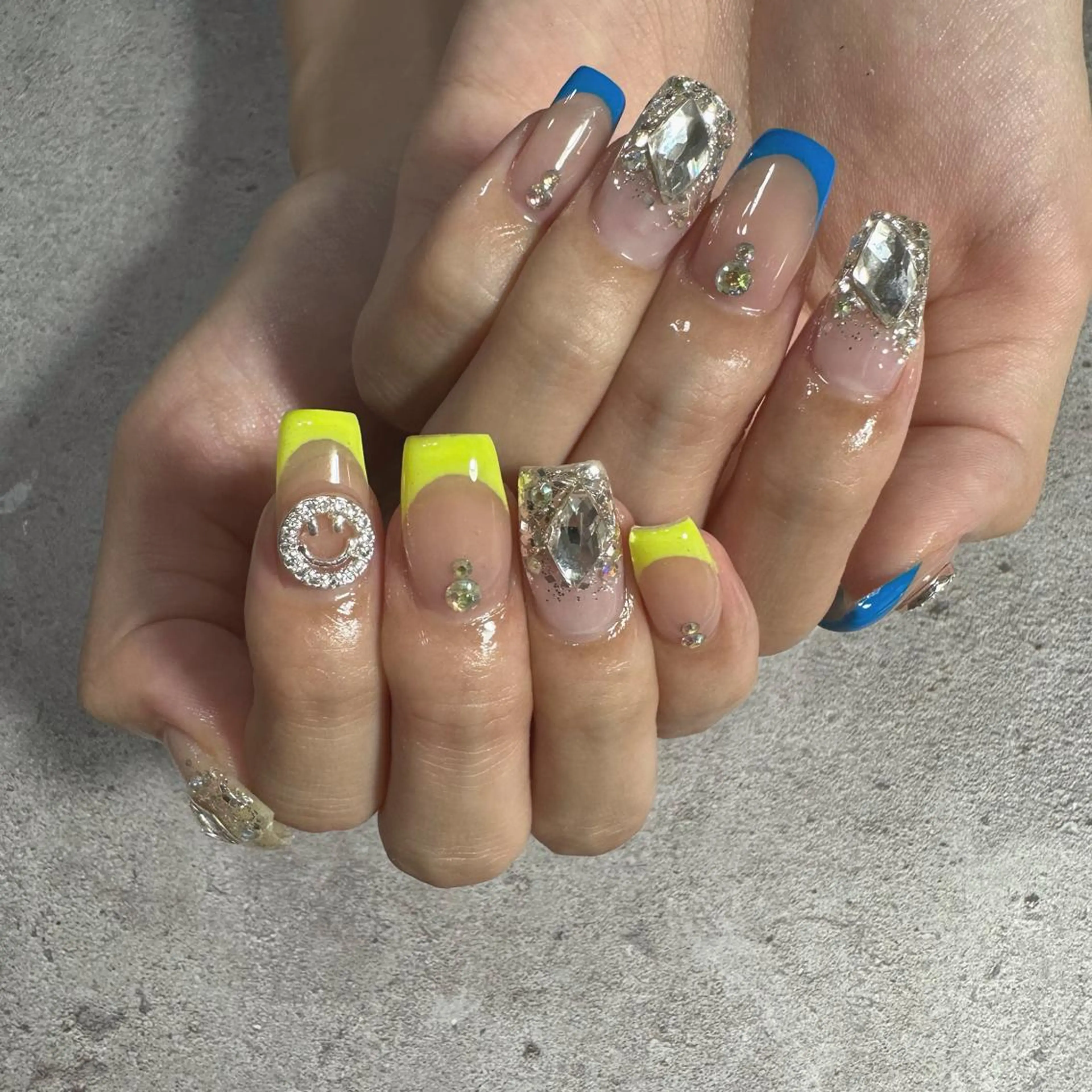 セミロング ネイル フレンチネイル Amour Nail salonのネイルデザイン