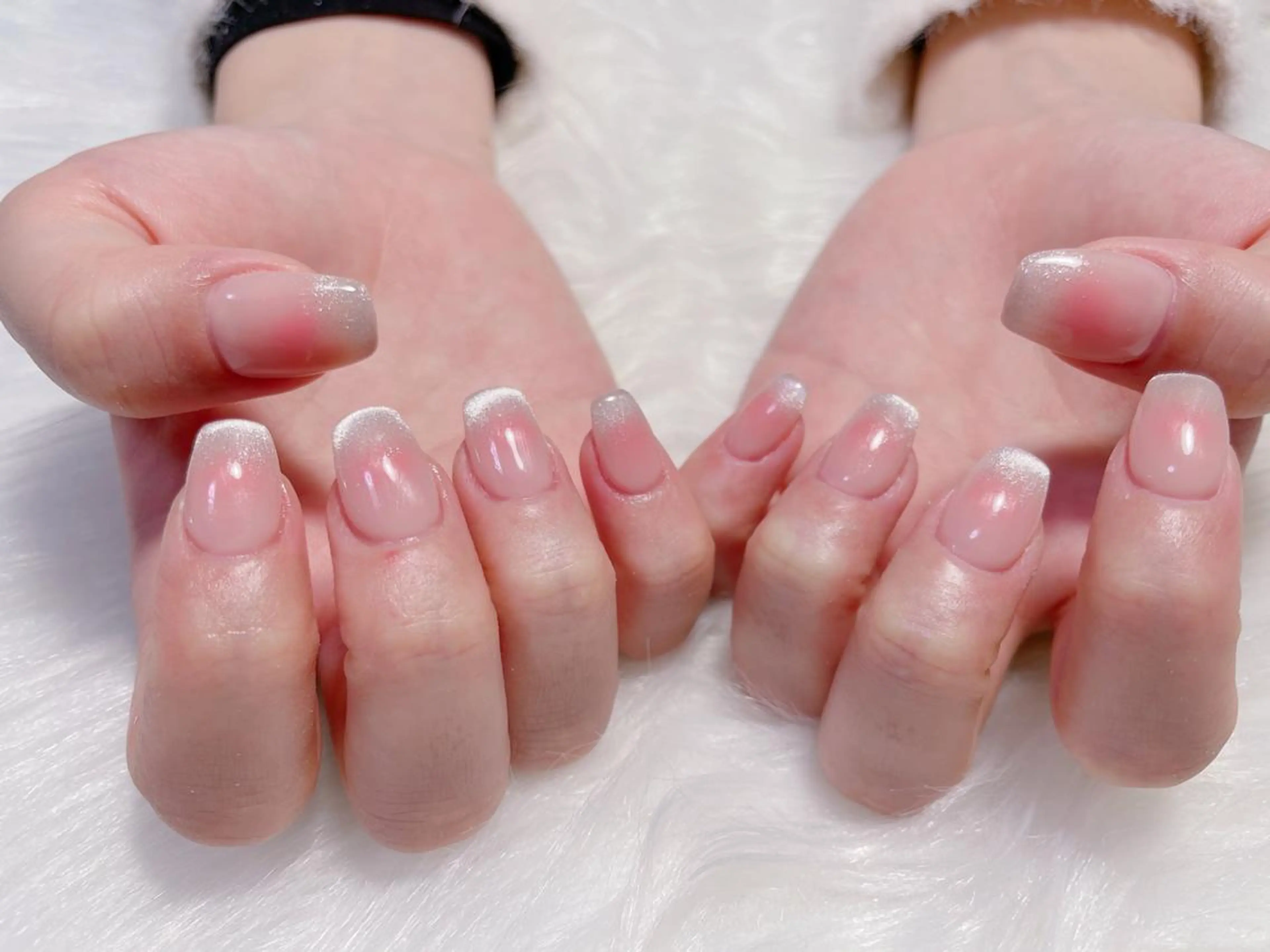 Hand【Jrネイリスト】★オフ無し★ハンド◆マグネットラメグラデーションフレンチ+チークネイルの写真