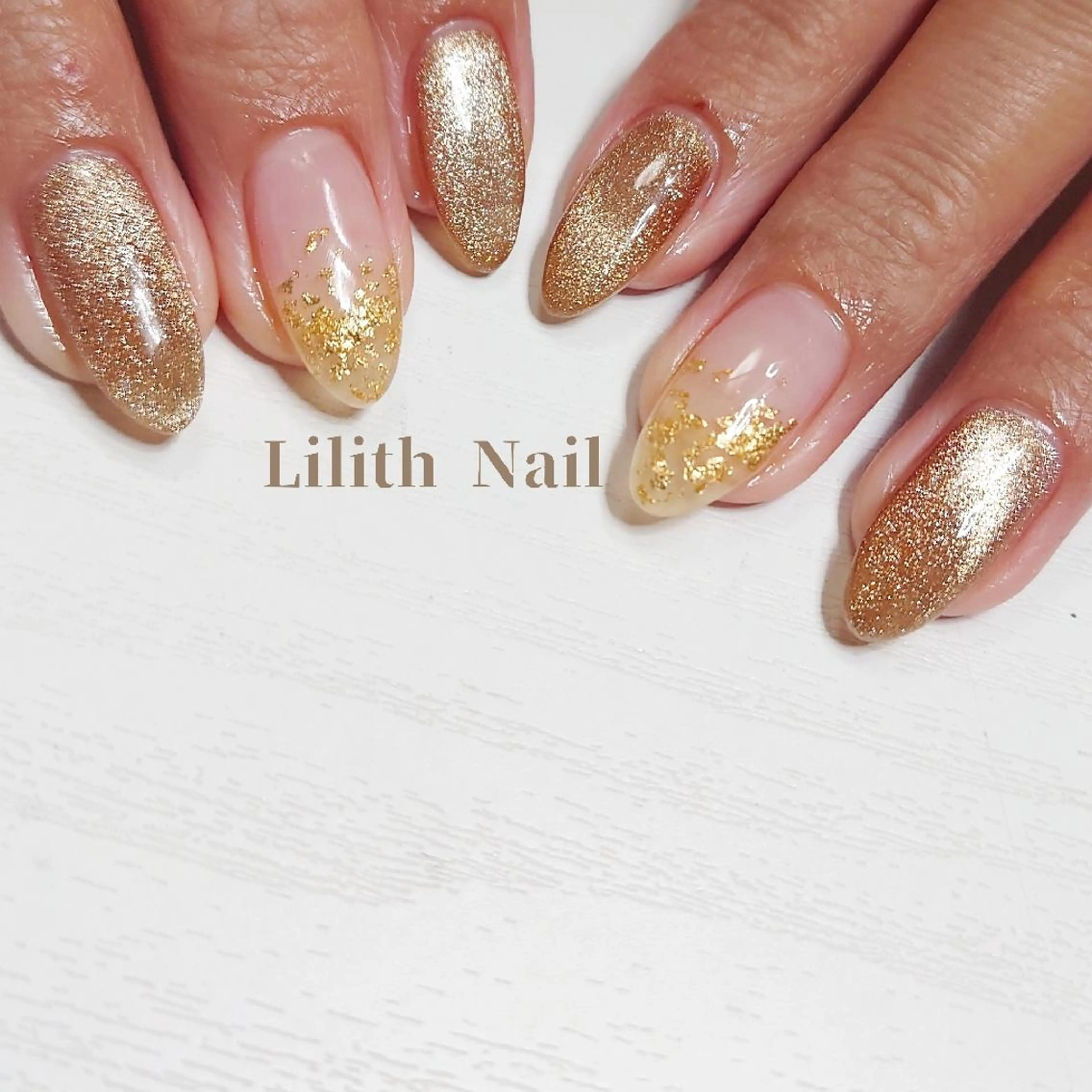 ネイル ジェルネイル ゴールド マグネットネイル ハンドネイル Lilith Nailのネイルデザイン