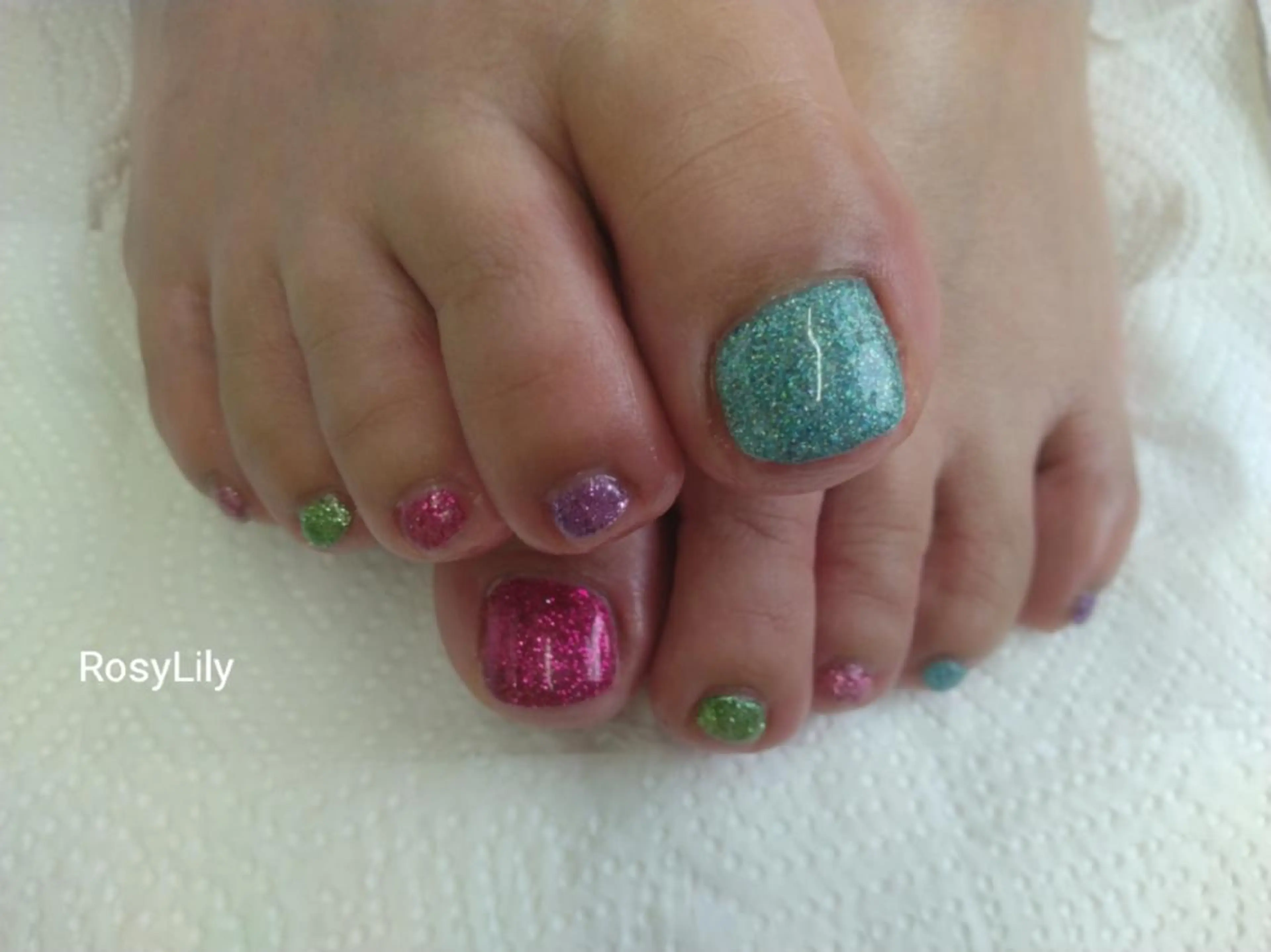 ネイル フットネイル ジェルネイル ラメ(グリッター) プライベートサロン RosyLily所属・プライベートサロン Rosy Lilyのネイルデザイン