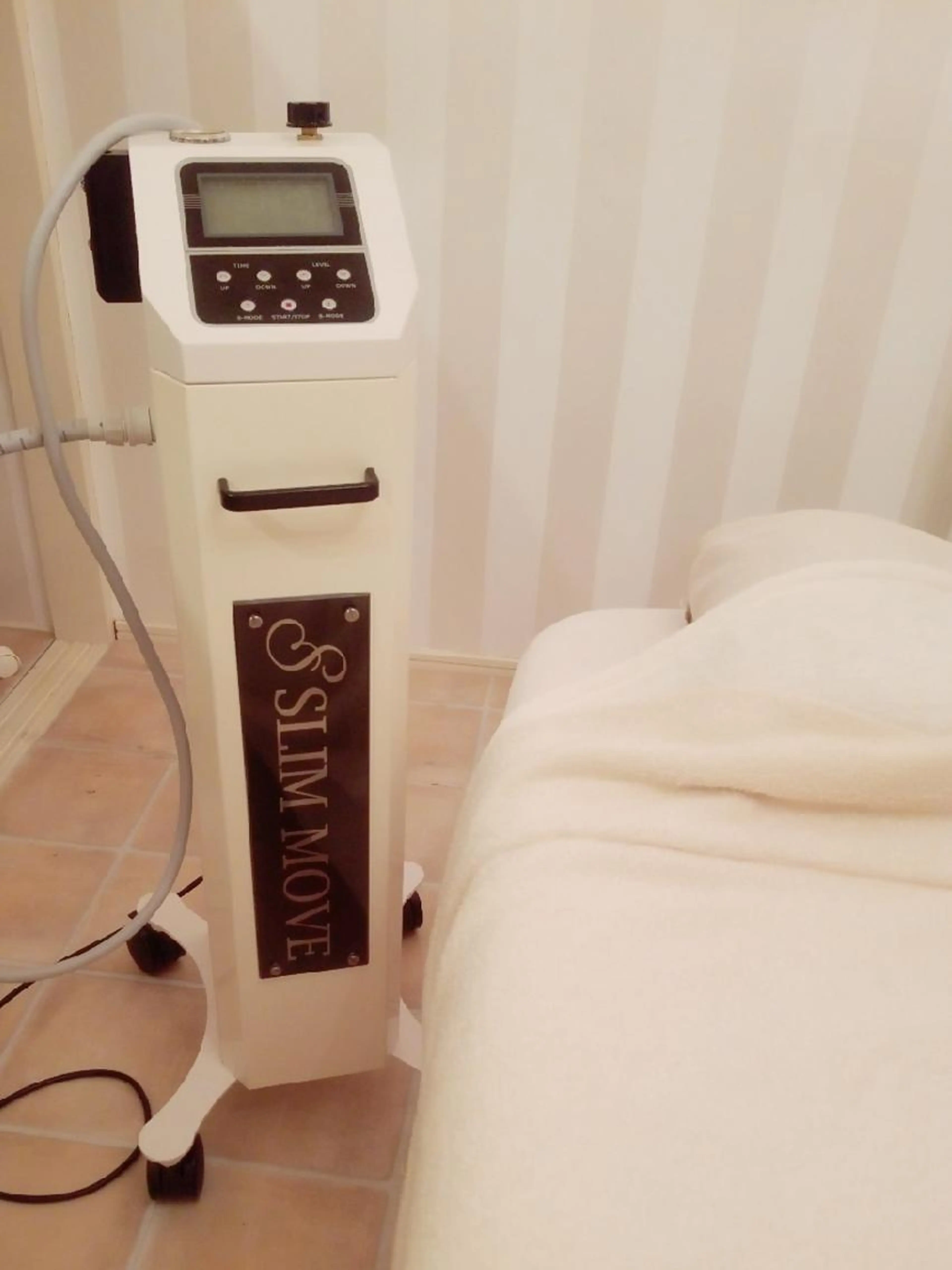 スリムムーブ(ラジオ波+吸引)セルライトケア　60分の写真