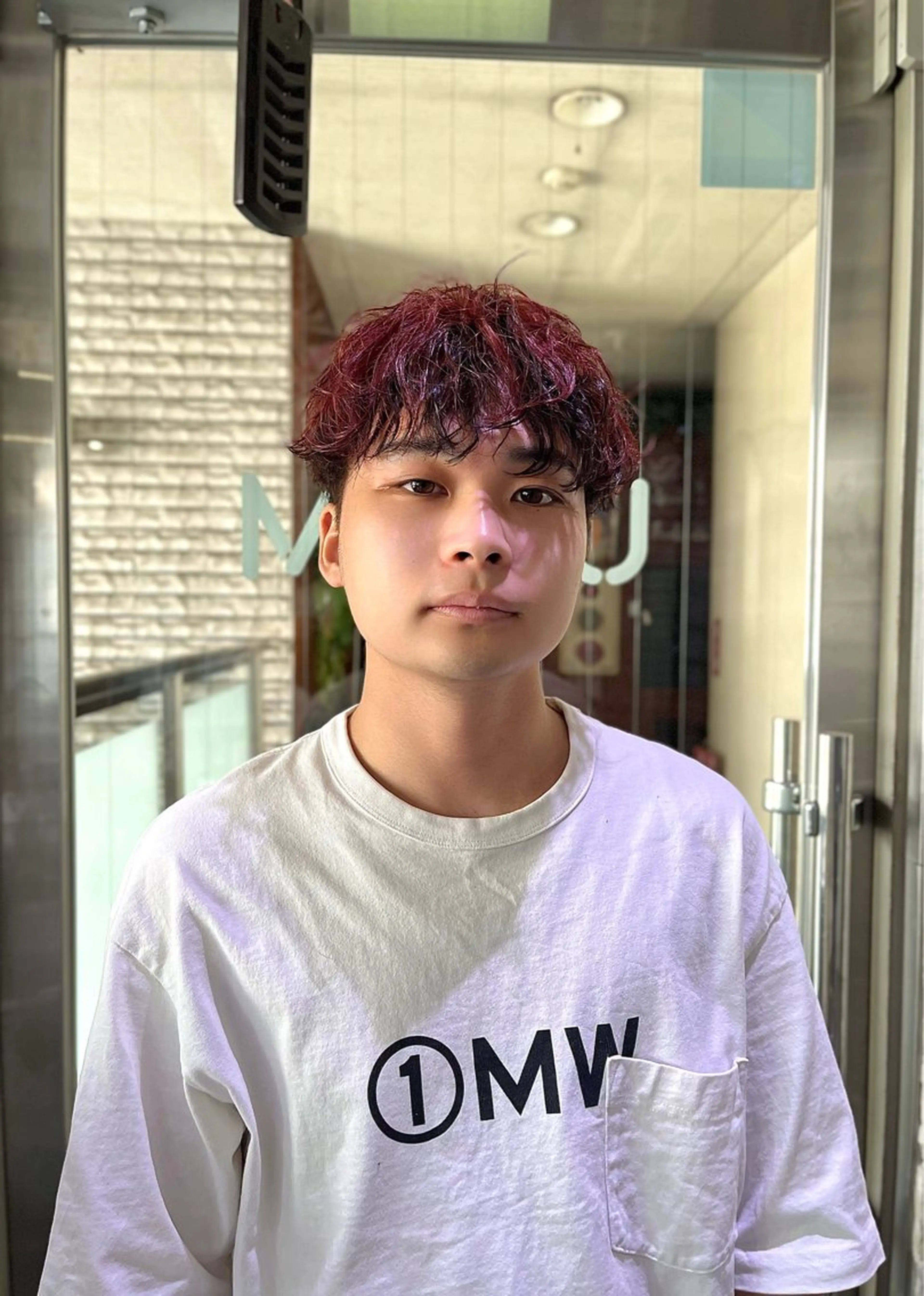 カラー メンズ メンズブリーチ ブリーチ ボルドーカラー ブリーチなしカラー レッドカラー ヘアカラー daichi (UMM)のヘアスタイル