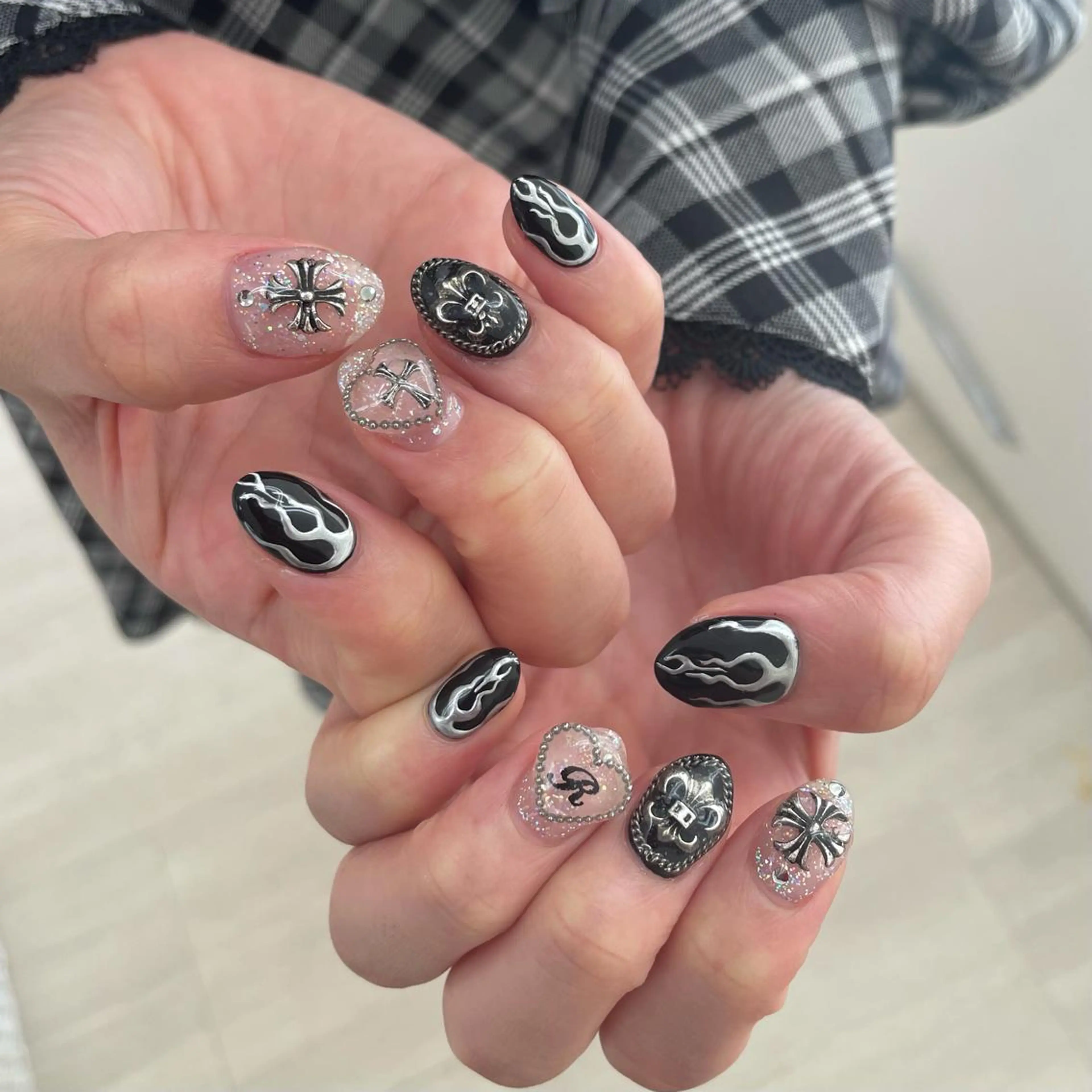 ネイル ハート ハンドネイル 五十嵐 美智のネイルデザイン