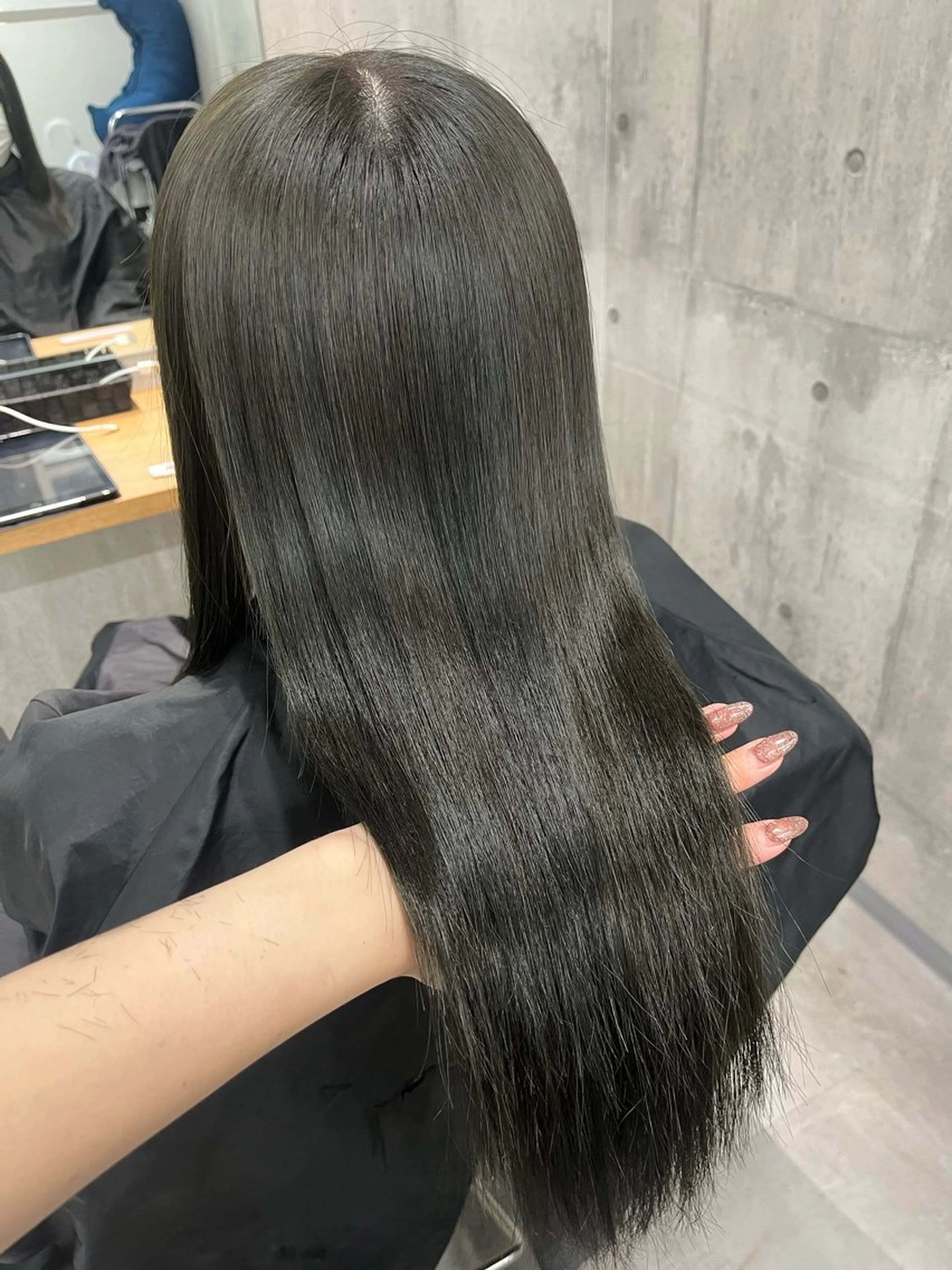 ロング カラー ヘアカラー newi赤羽 HINATAのヘアスタイル