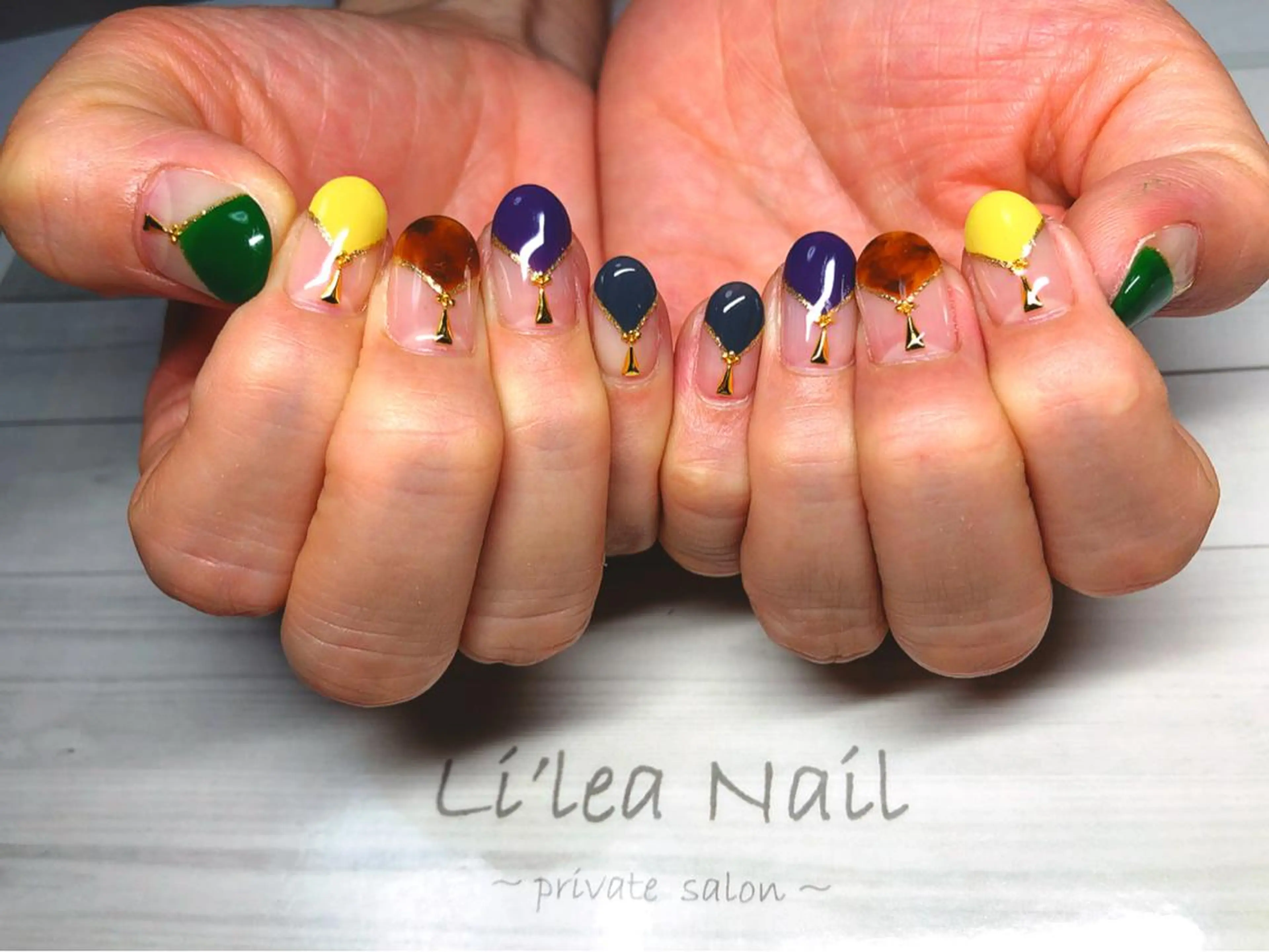 ネイル Li'leaNail AINAのネイルデザイン