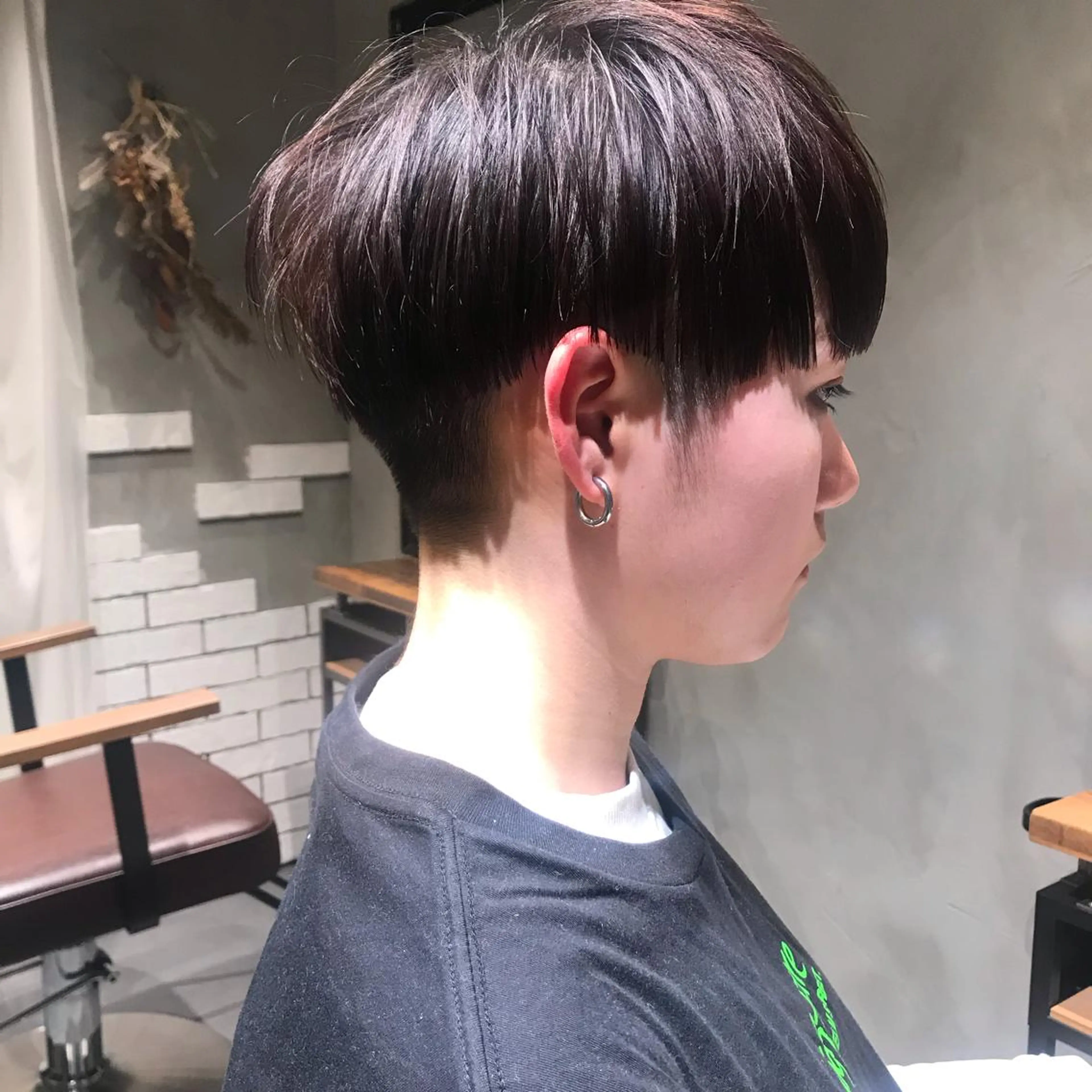 ショート ショートヘア 柔らかブラウン/顔周 りレイヤー♡ユウシのヘアスタイル