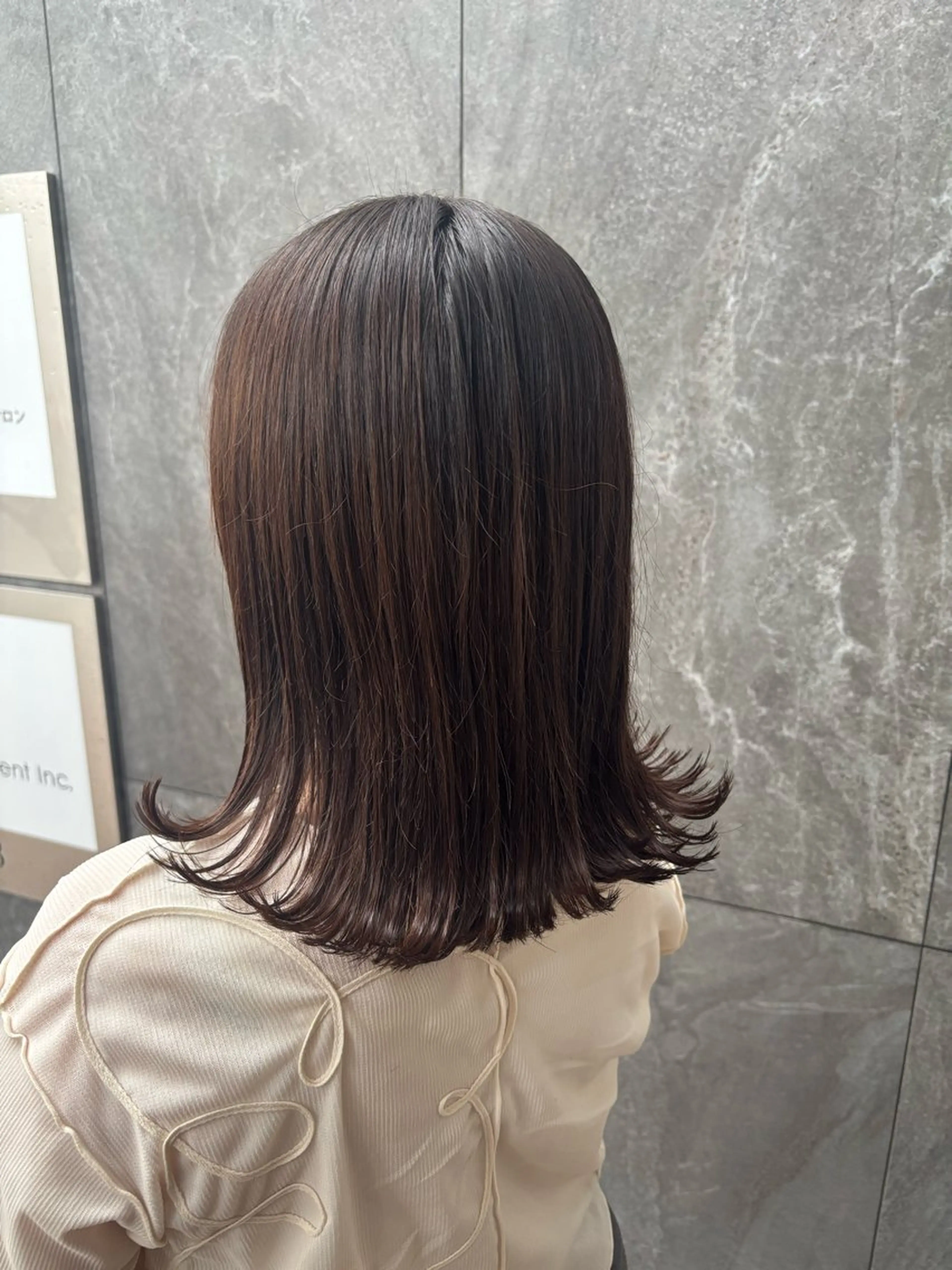 ミディアム 外ハネヘア 石原 望来のヘアスタイル