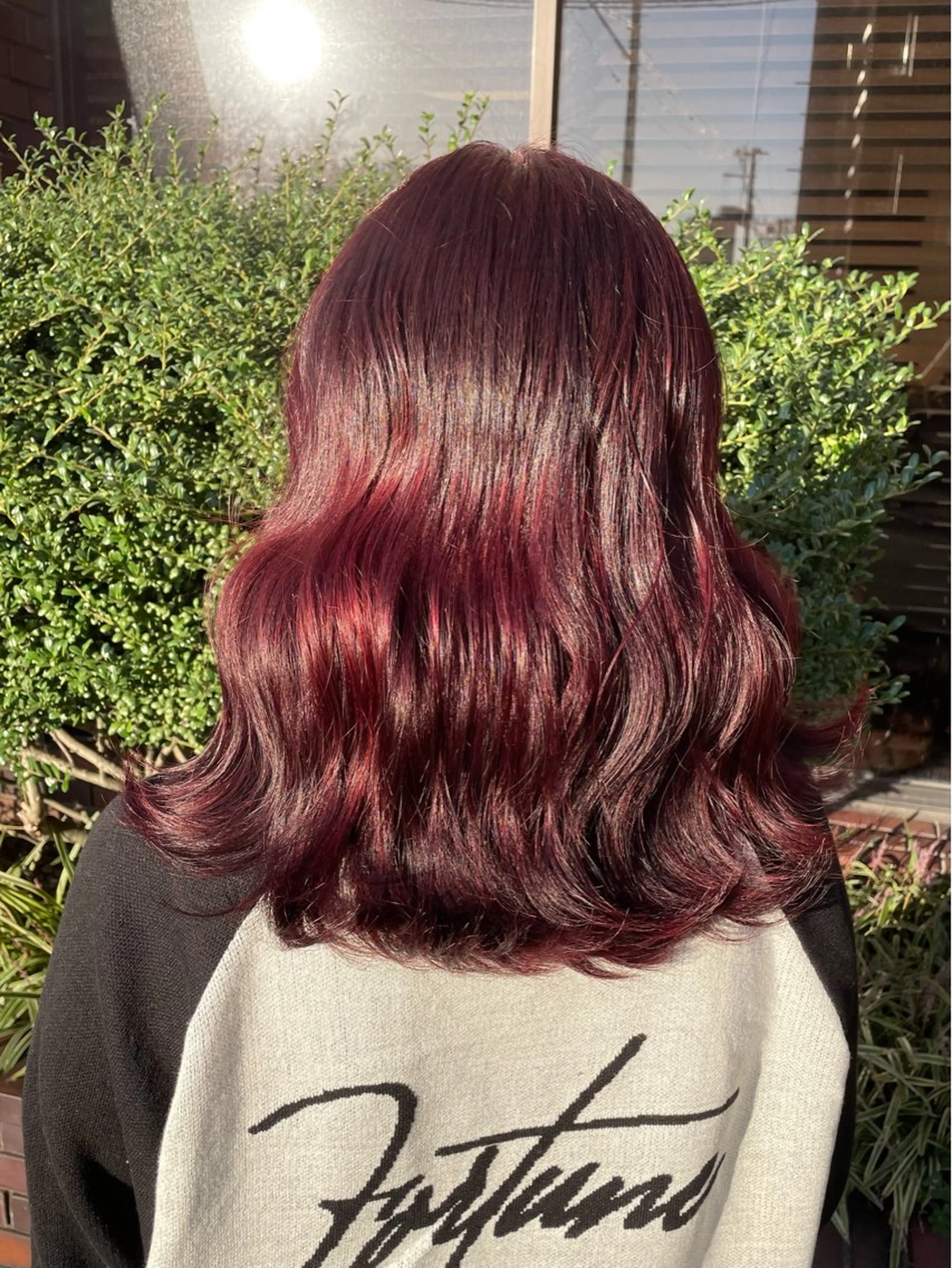 カラー 小出 萌恵のヘアスタイル