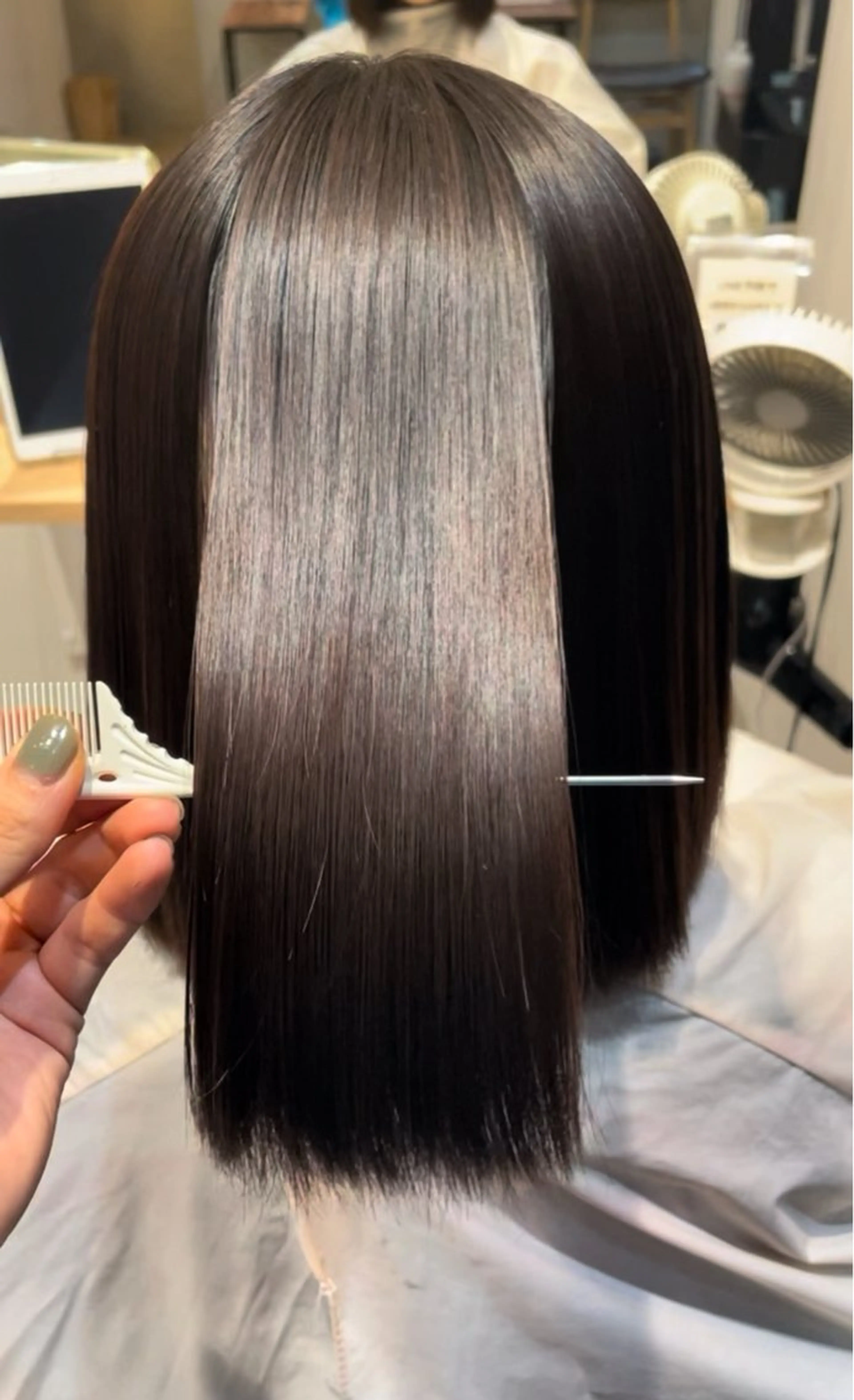 ミディアム カット 縮毛矯正 南雲 由麻のヘアスタイル