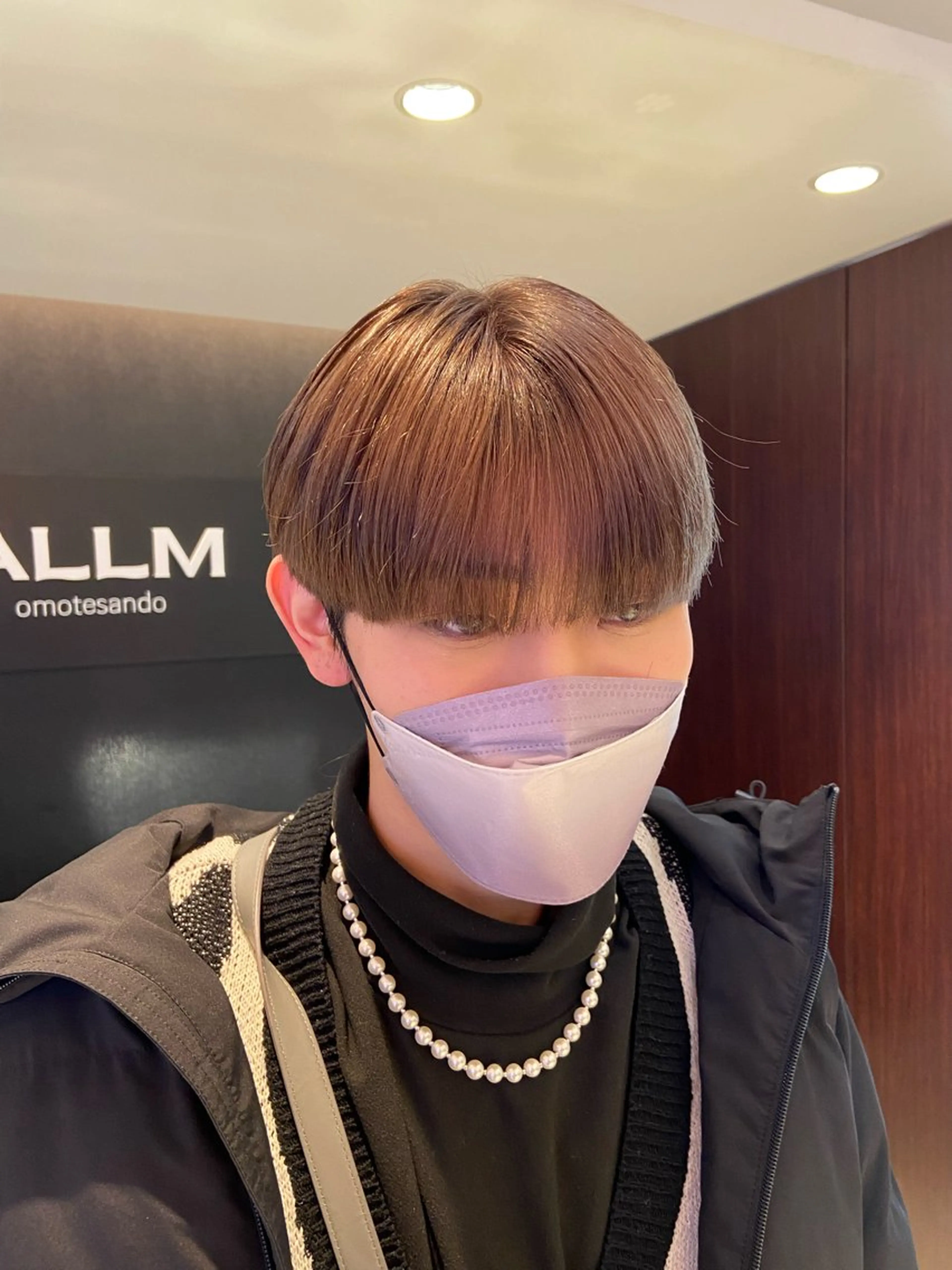 ショート カラー パーマ メンズ センターパート コンマヘア ダウンパーマ カルマパーマ メンズ韓国風 YUKI🇰🇷 カルマ／ダウンパーマのヘアスタイル