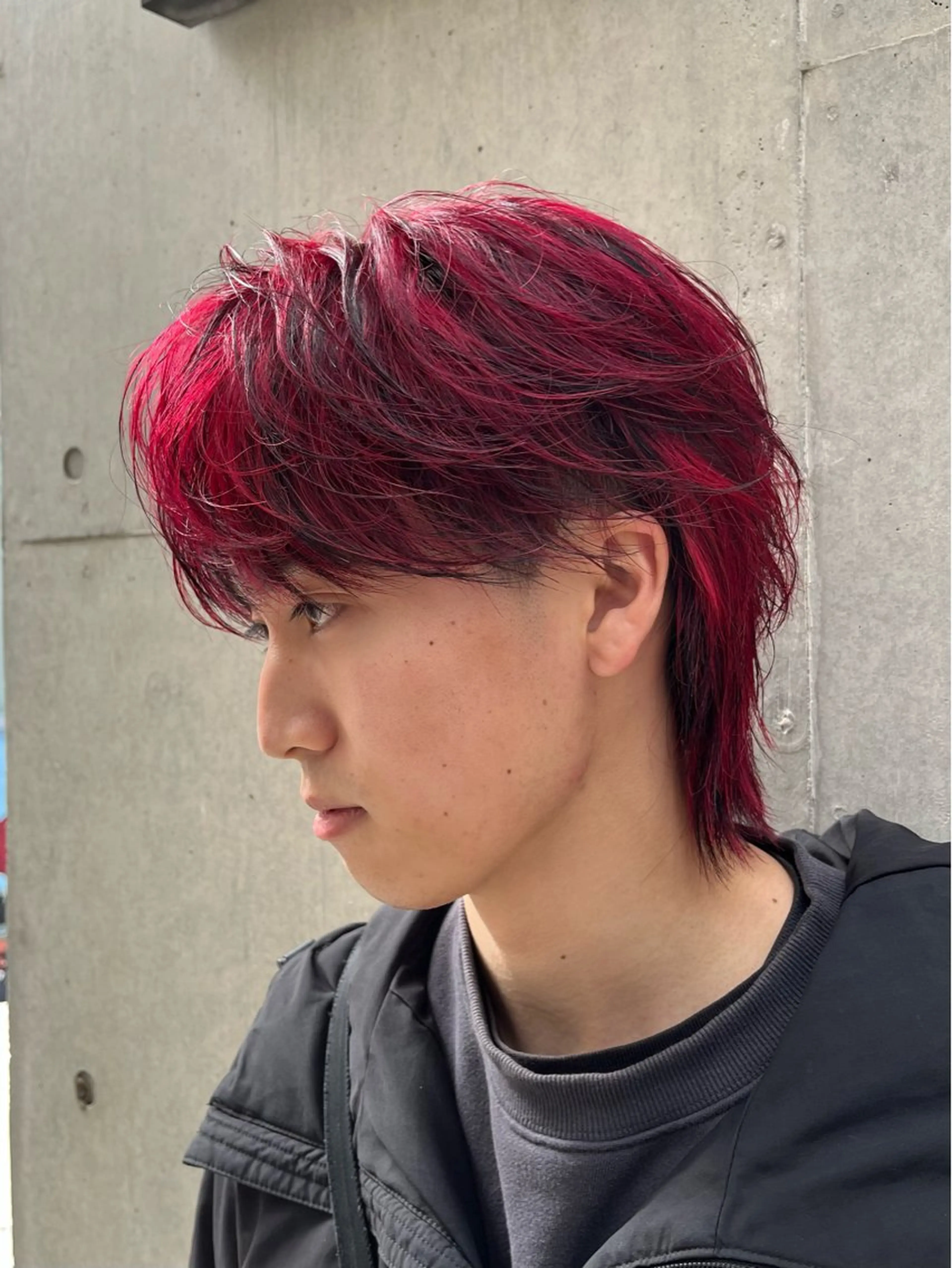 ショート カラー 黒髪 レッドカラー ウルフカット ブリーチカラー🌈 ウルフカット🐺のヘアスタイル