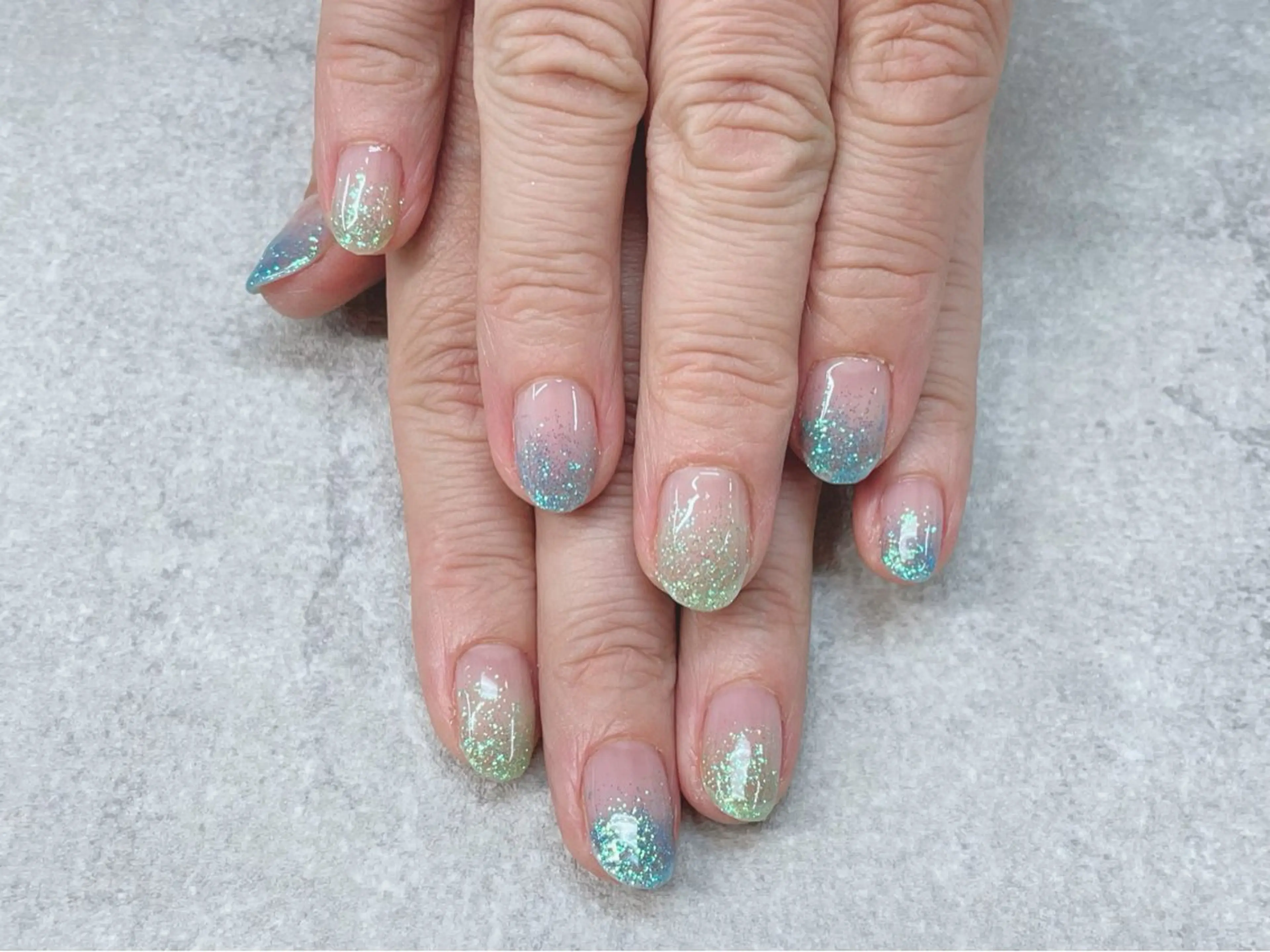 ネイル グラデーション ラメ(グリッター) ラメグラデーション 夏ネイル clear yayoiのネイルデザイン