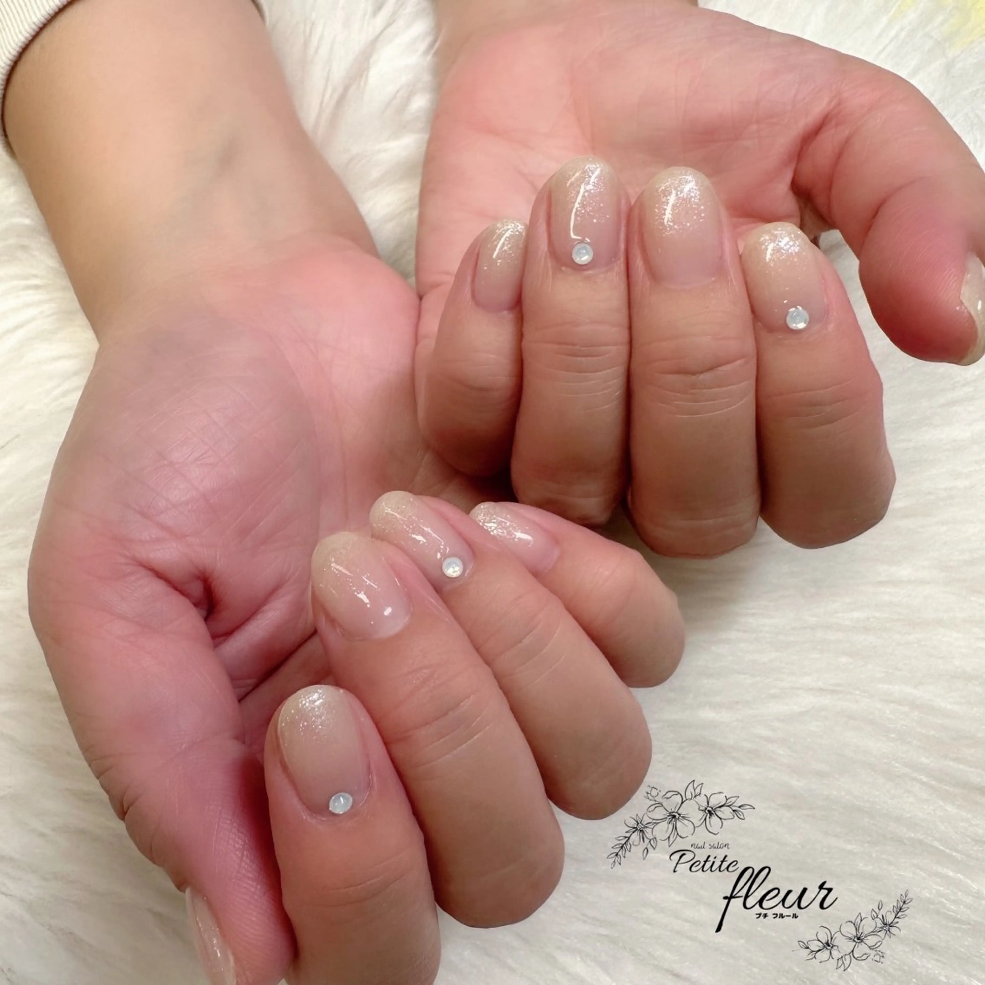 ネイル グラデーション ラメ(グリッター) ラメグラデーション ハンドネイル ❁⃘*。Petite fleur❁⃘*りさのネイルデザイン