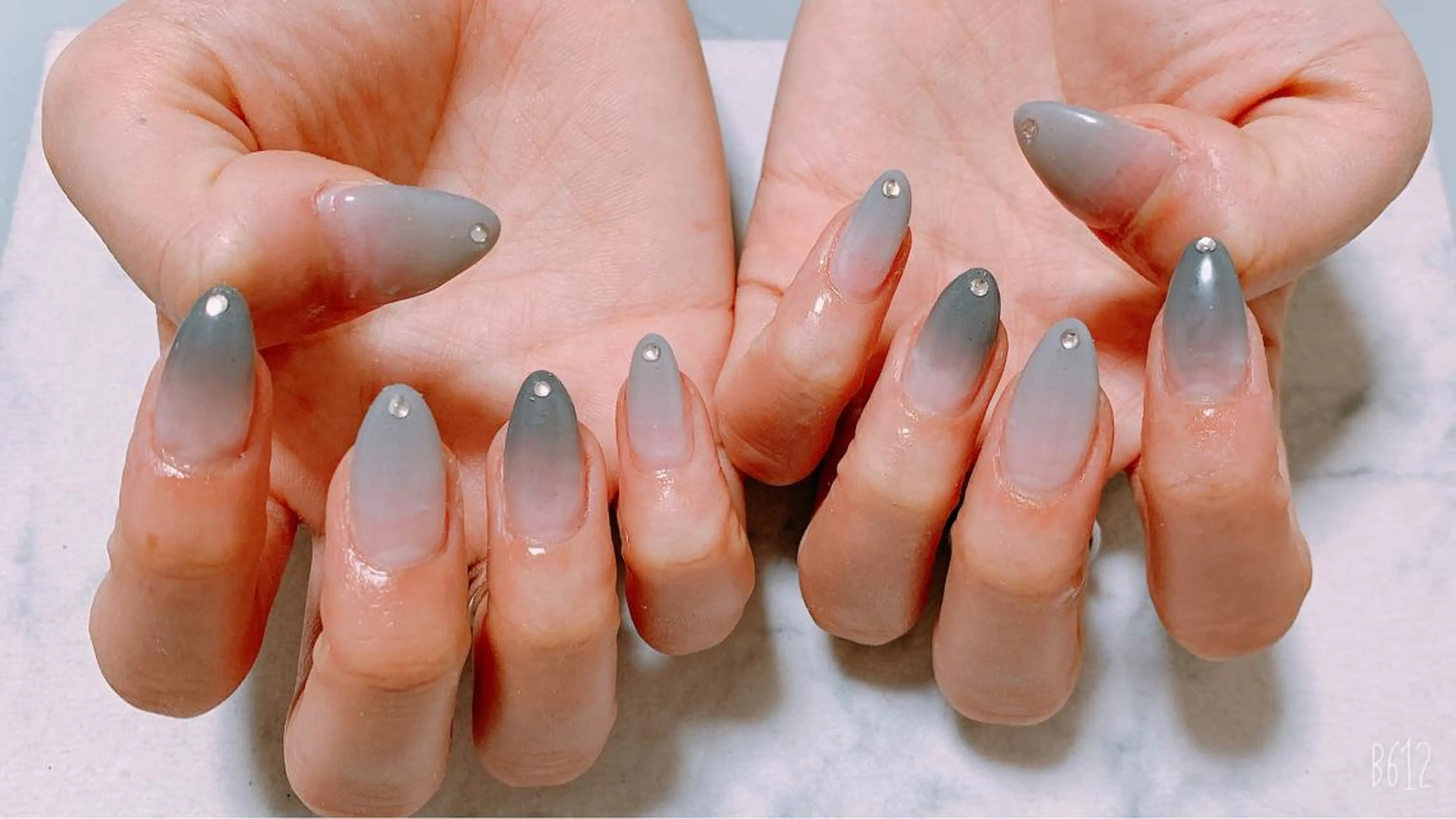 ネイル シンプルネイル 🌙🫧CHARME (RUKA)🦋🫧のネイルデザイン