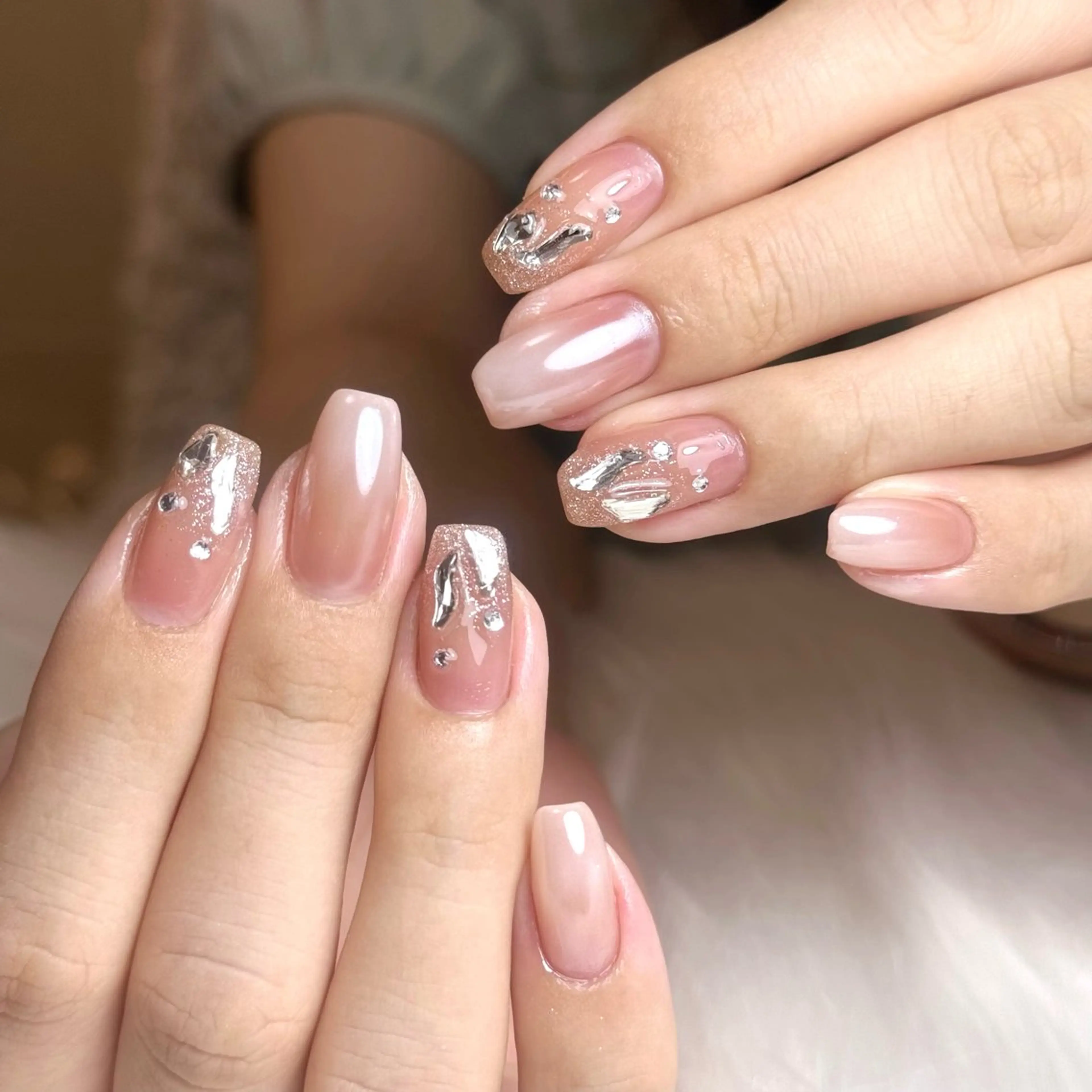 ネイル オーロラネイル 韓国ネイル ワンホンネイル nailsalon ChuColaのネイルデザイン