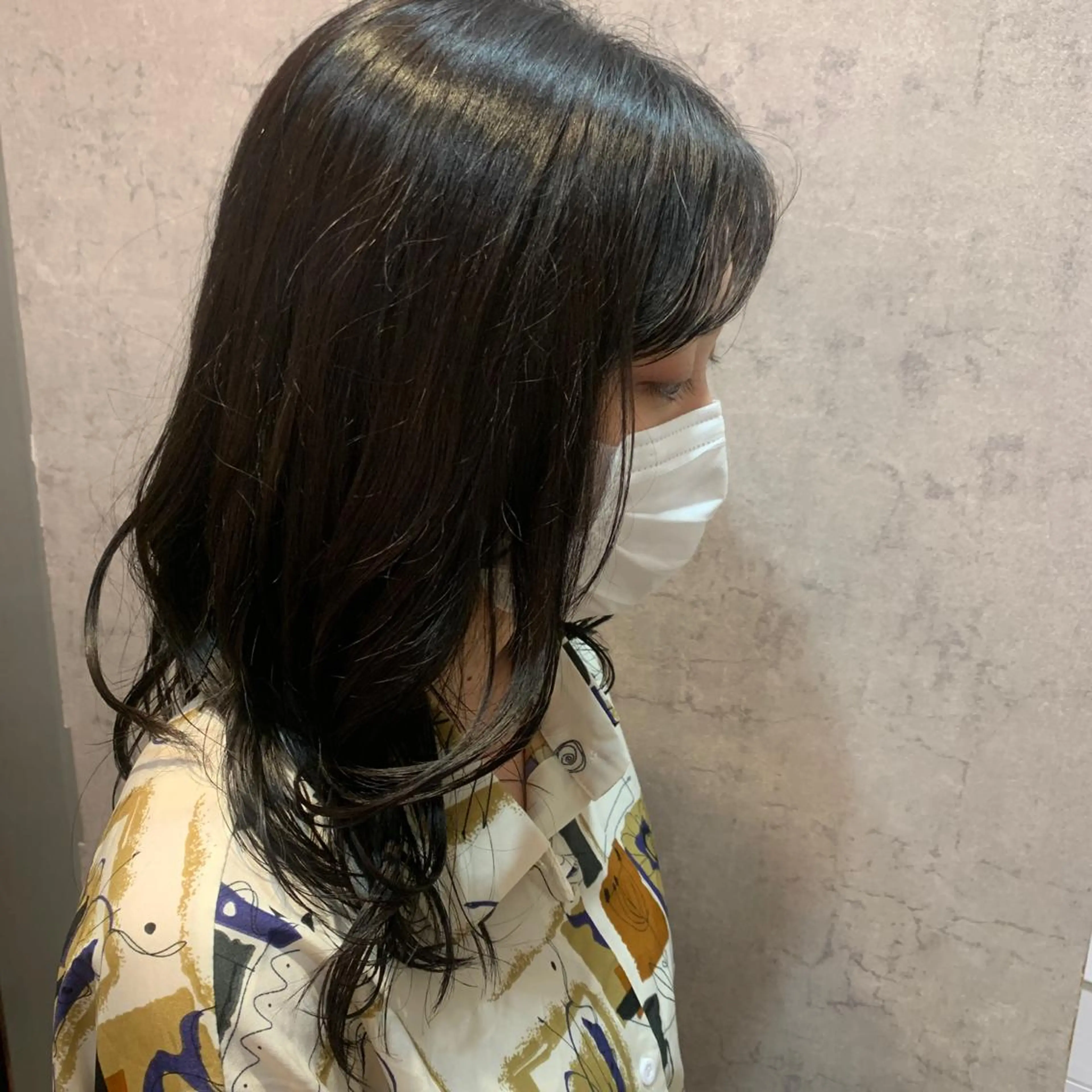 セミロング ヘアカラー いいの ひかりのヘアスタイル