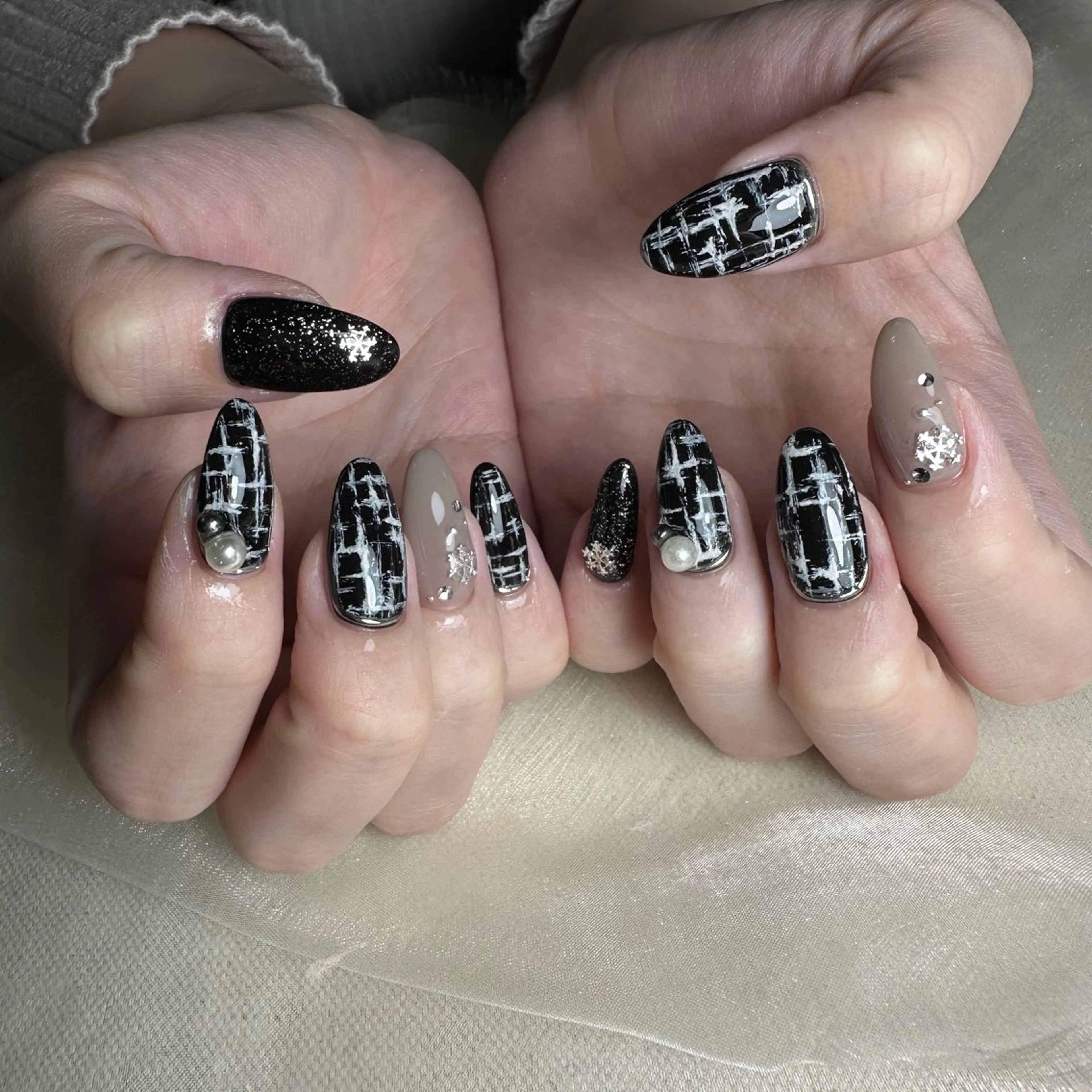 ネイル repos~ルポ~所属・里見 麗のネイルデザイン