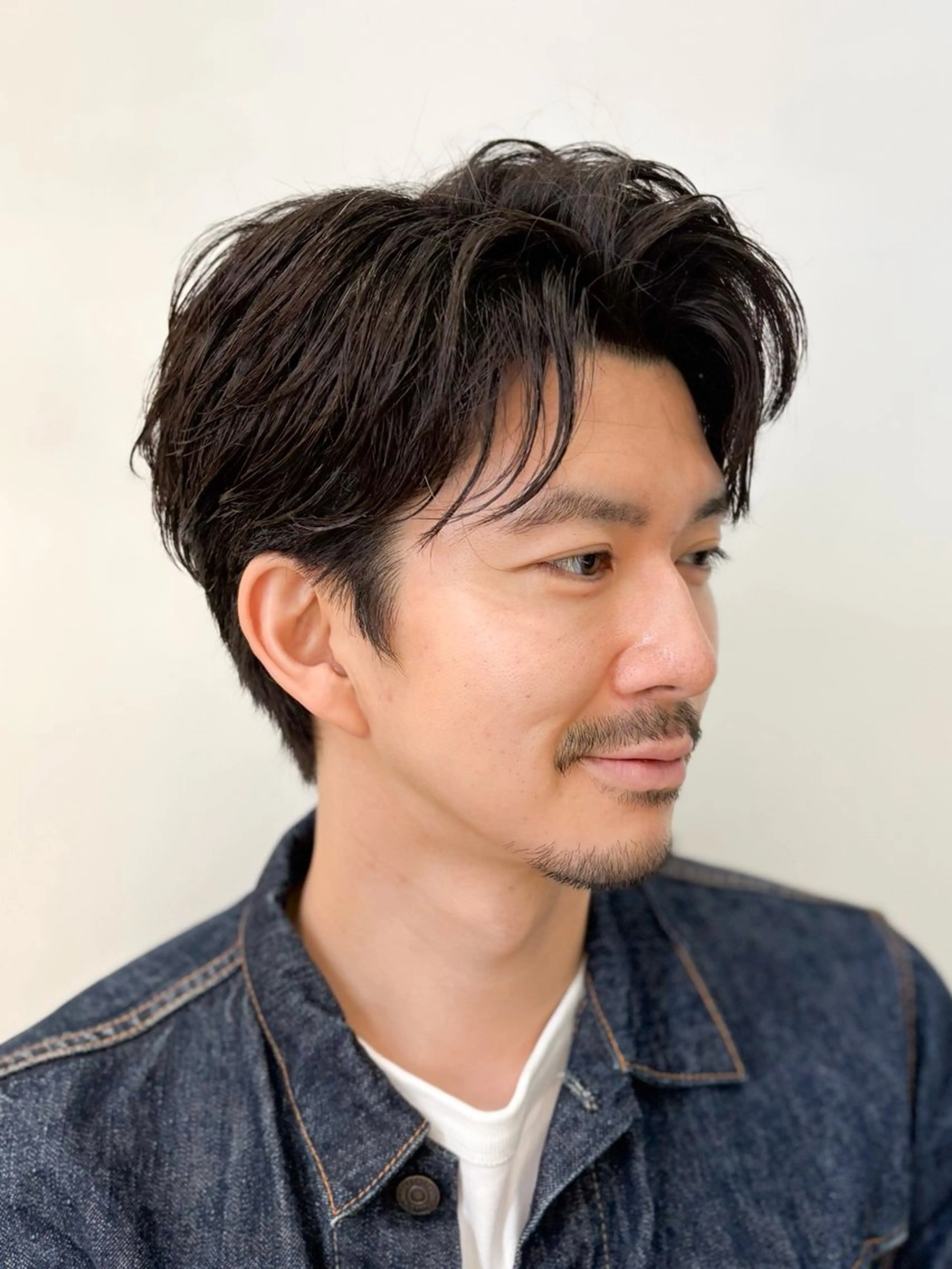 ショート メンズ ビジネス フェザーパーマ メンズパーマ 【メンズ縮毛矯正】 FILMS  軍司のヘアスタイル