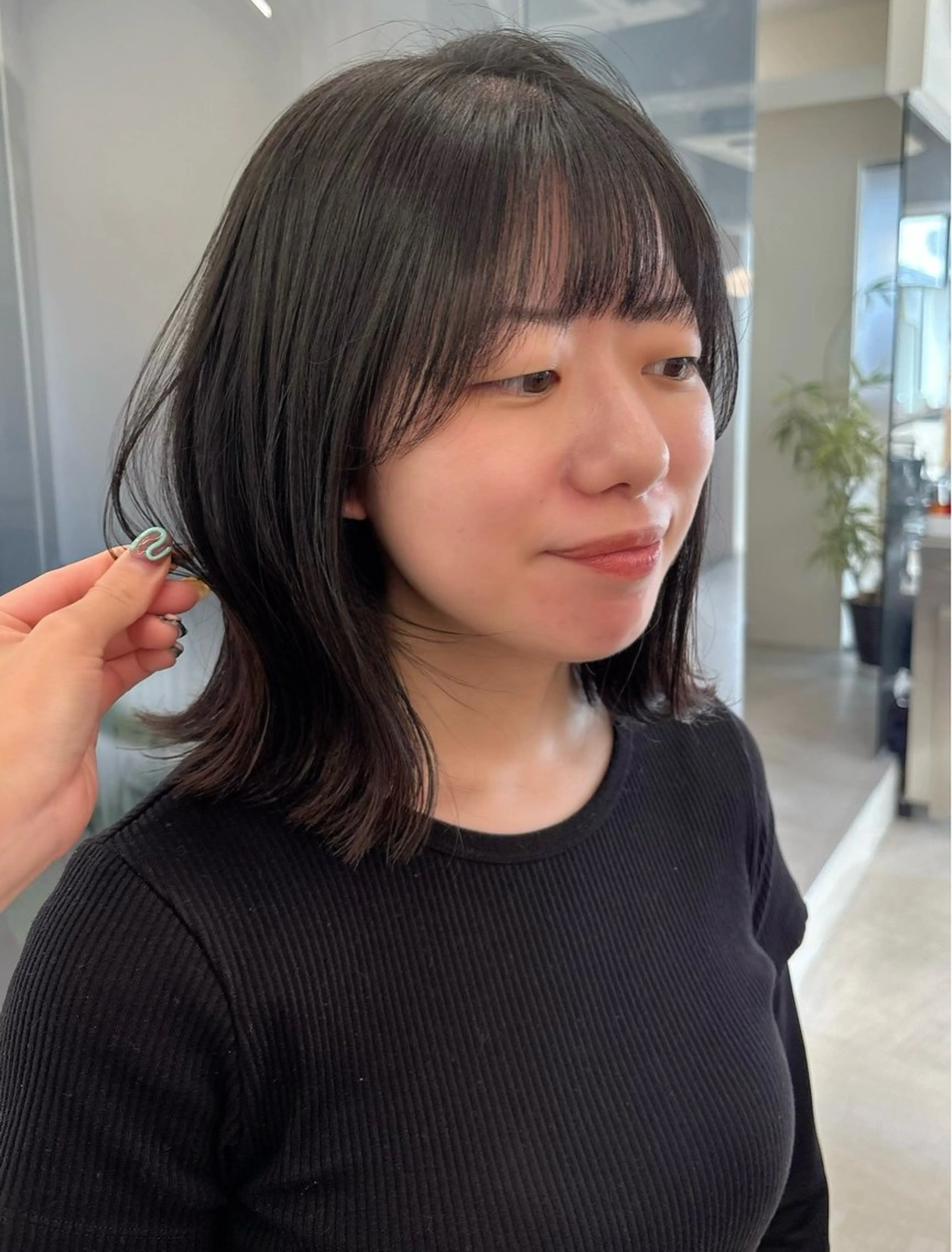 ミディアム レイヤーカット 外ハネヘア ROMMY.所属・ナギサ/本厚木/ ボブ/ミディアム🤍のヘアスタイル