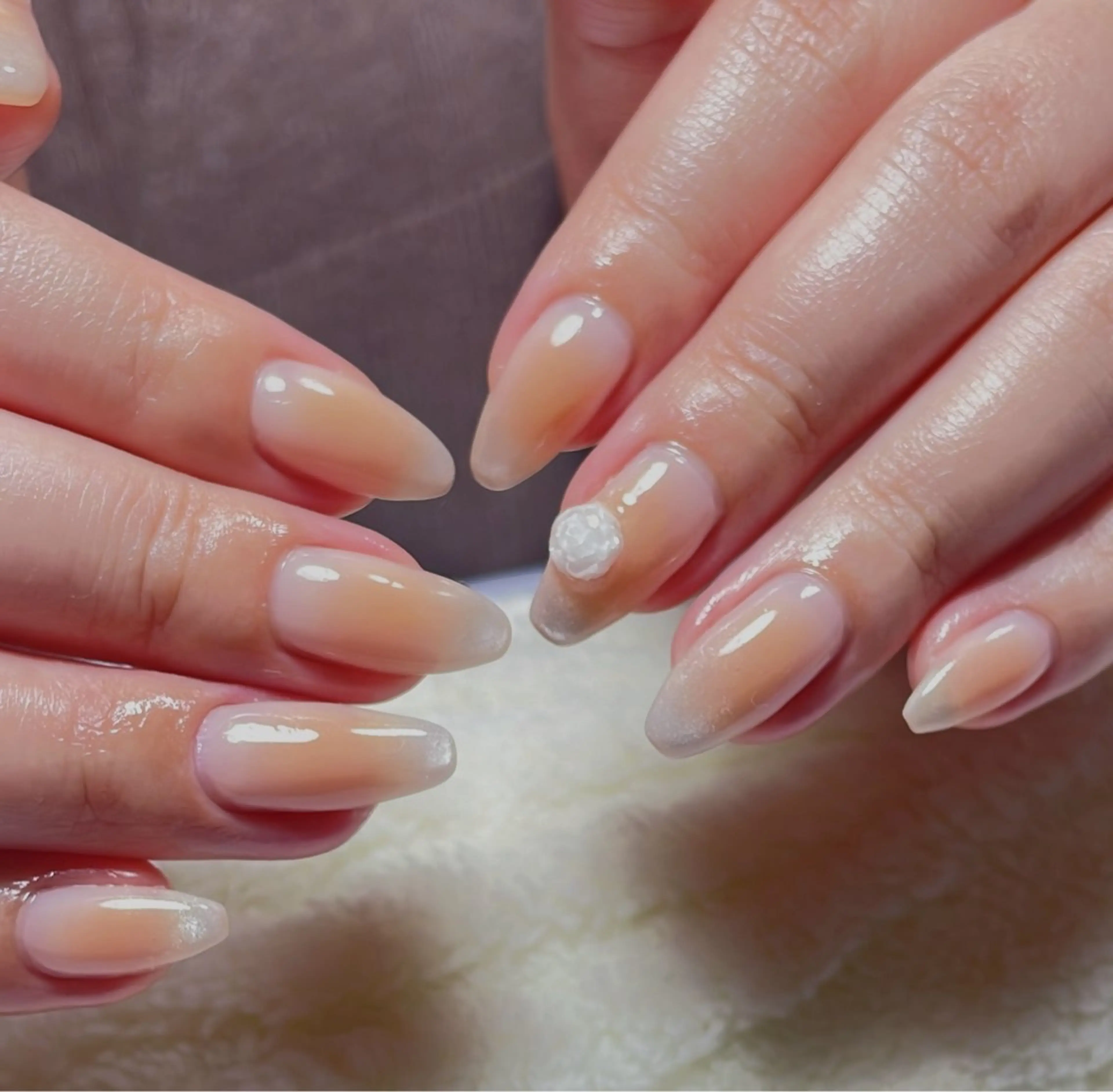 ネイル チークネイル ガーリー マグネットネイル ニュアンスネイル ワンホンネイル ハンドネイル Chicchi 加茂宮駅徒歩3分のネイルデザイン