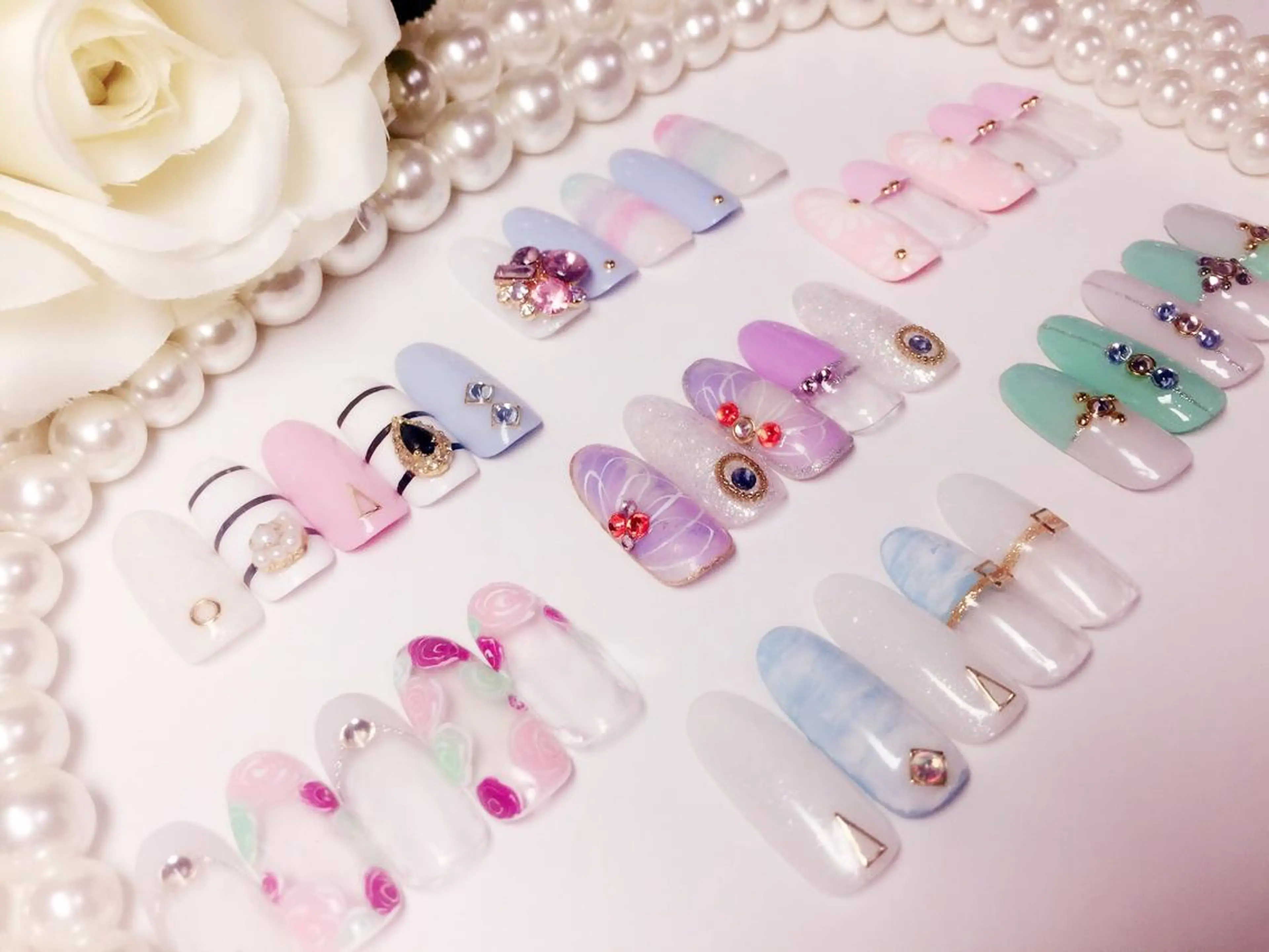 ネイル Chiara チップ長さ出しのネイルデザイン