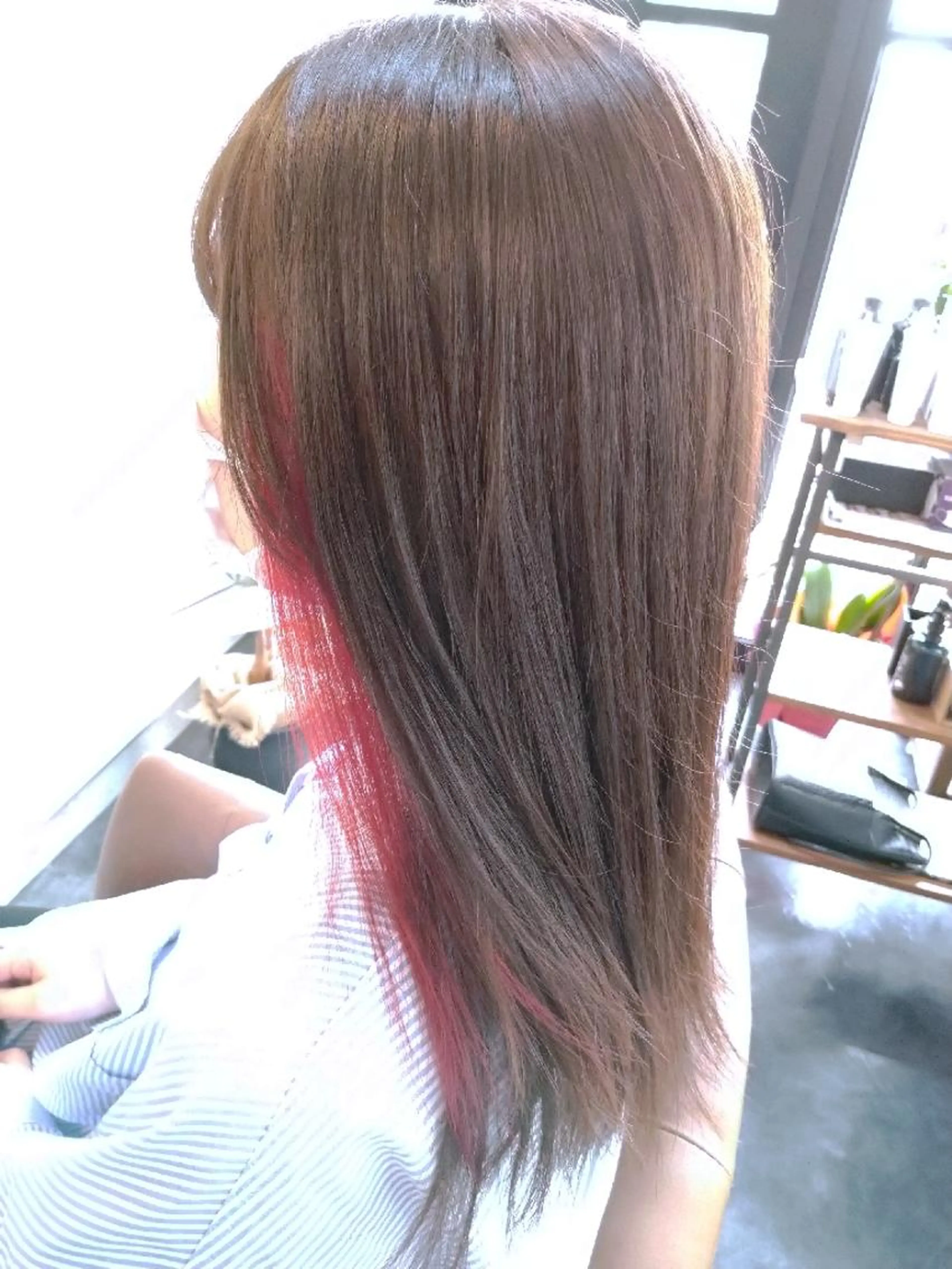 ロング料金無し♥️インナーカラーorイヤリングカラー+光色艶カラー+極上トリートメントの写真