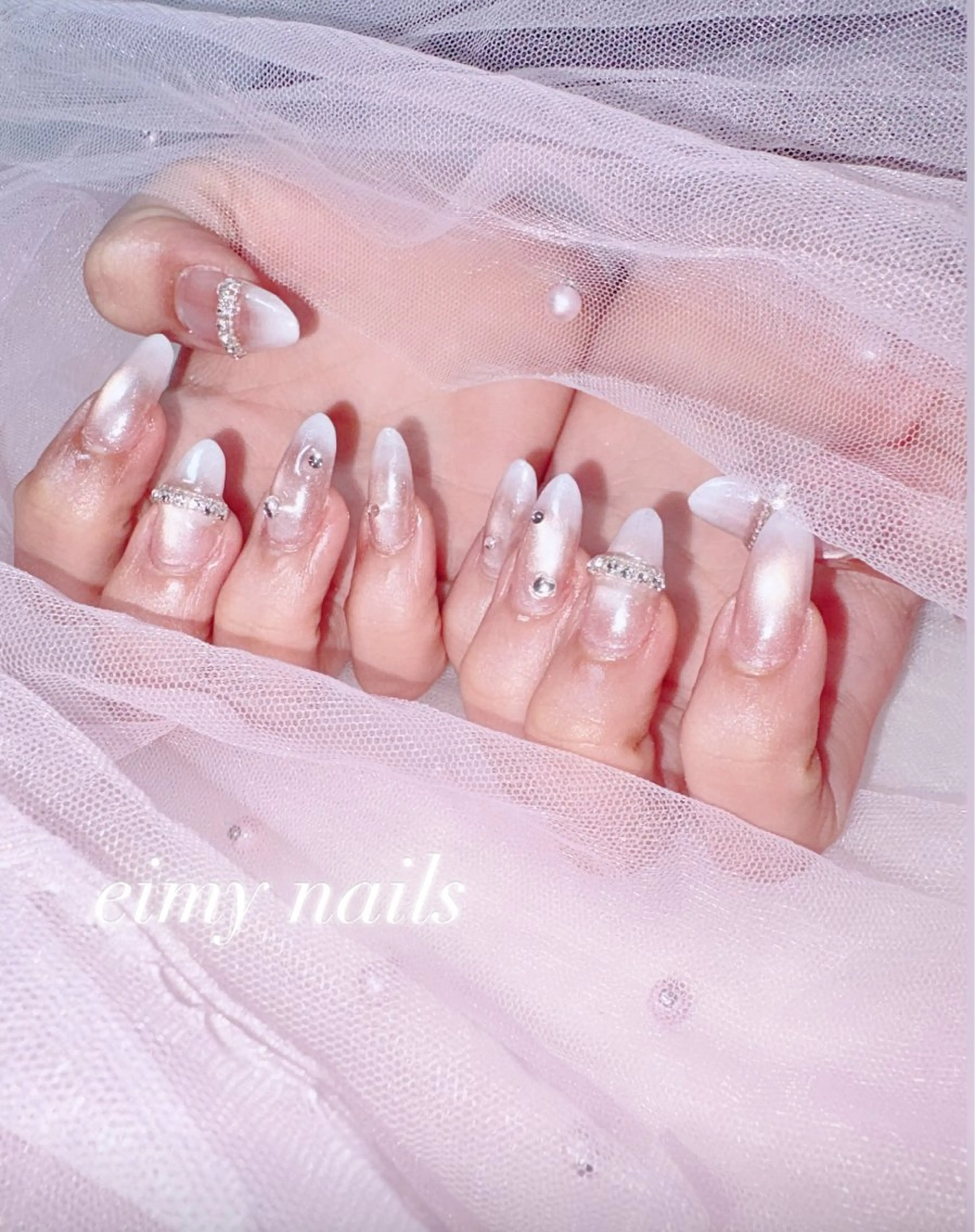 ネイル グラデーション ロングネイル マグネットネイル ストーンネイル ハンドネイル 🤍eimy nails🤍所属・eimy nails♡のネイルデザイン