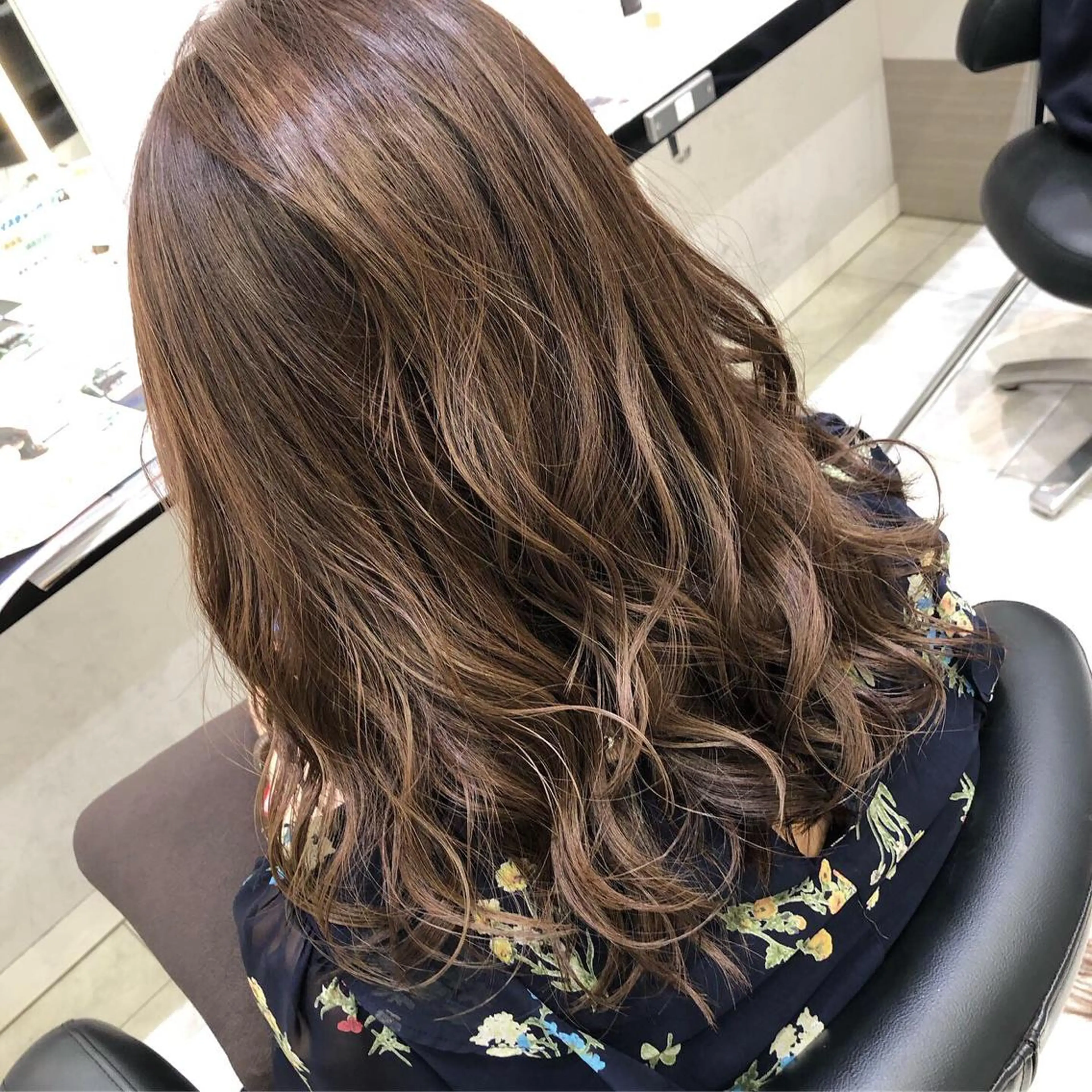 セミロング カット ヘアカラー トリートメント 岸 保奈美のヘアスタイル