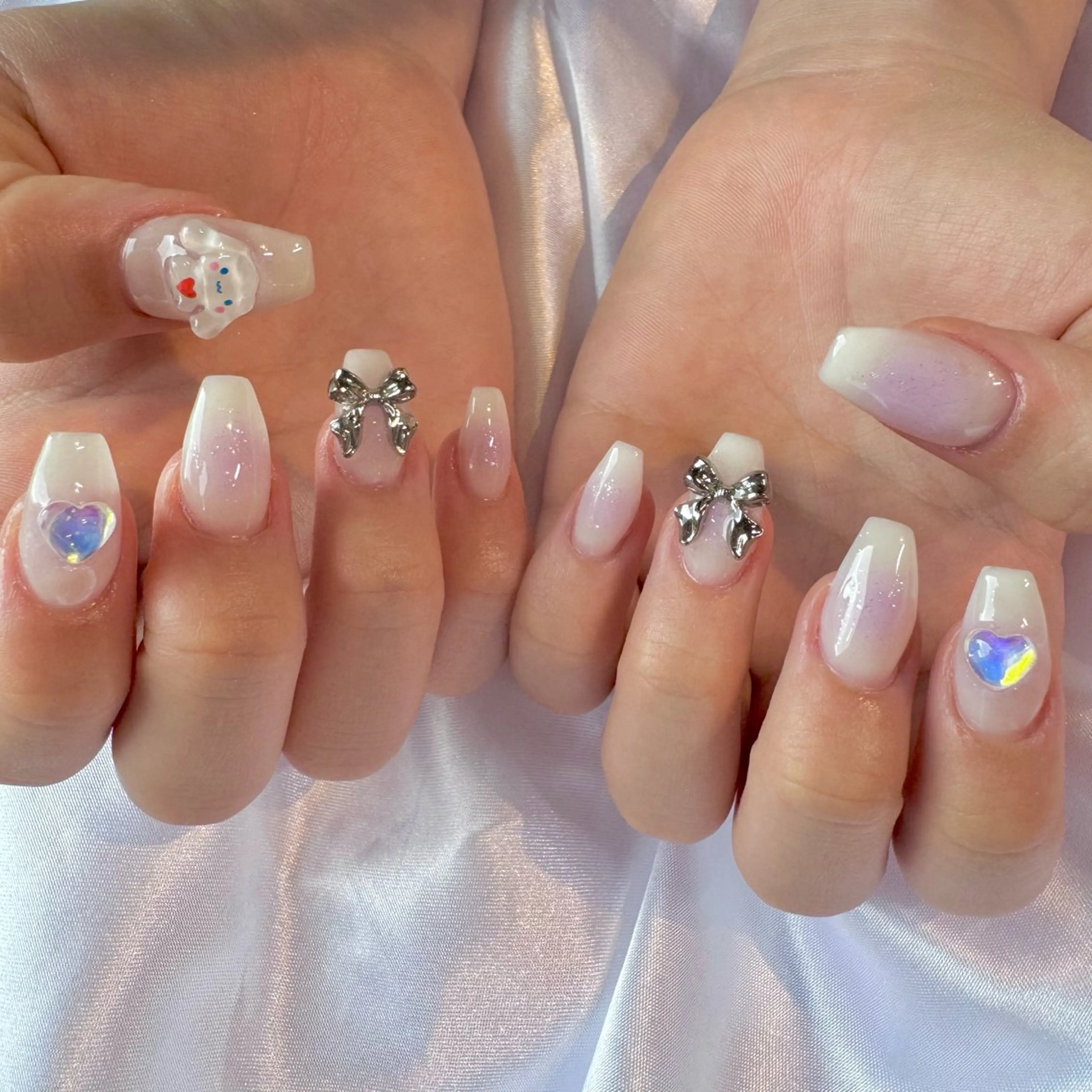 ネイル ガーリー ハンドネイル nail salon e'mu💐のネイルデザイン