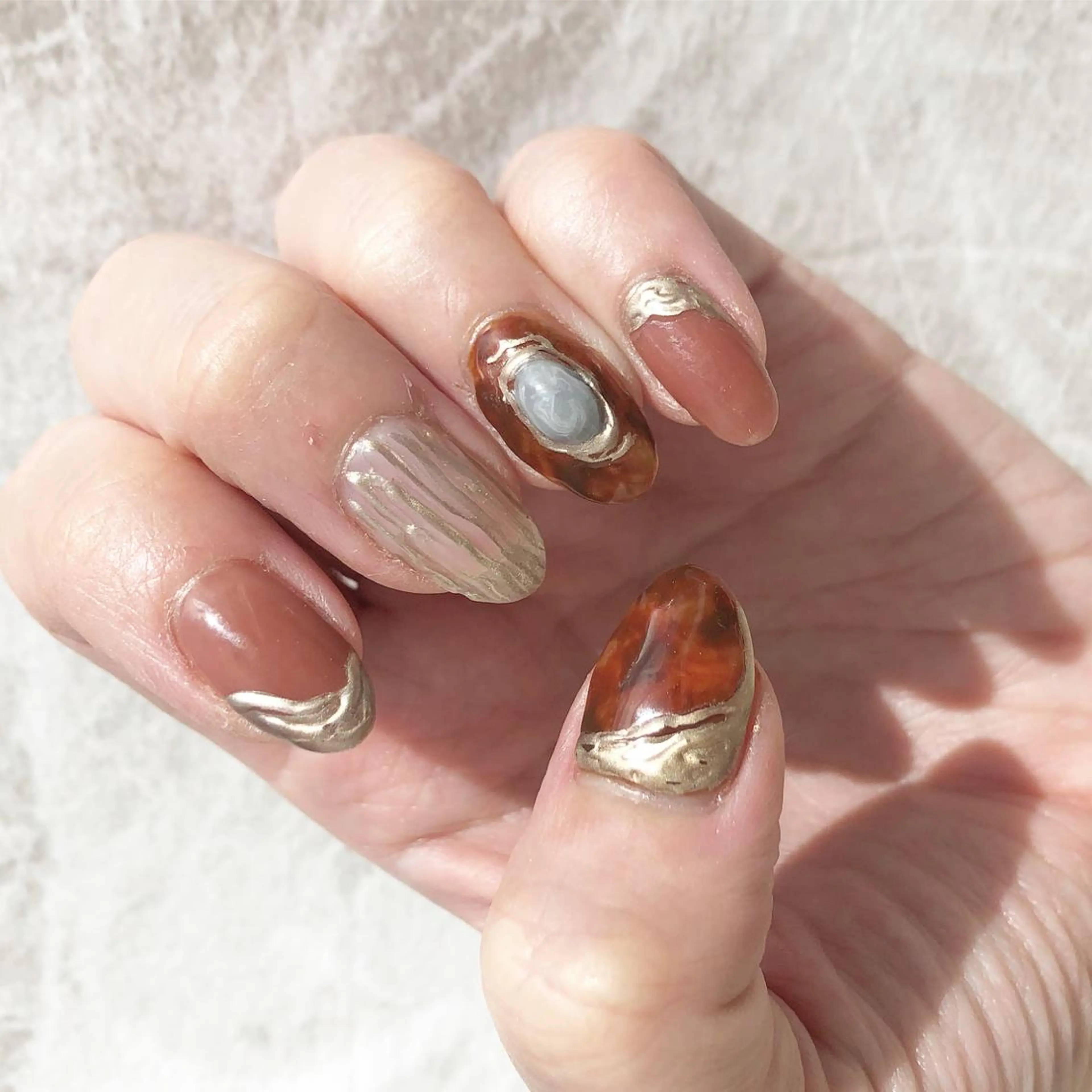 ネイル べっ甲ネイル casita（カシータ）所属・thrush nailsのネイルデザイン