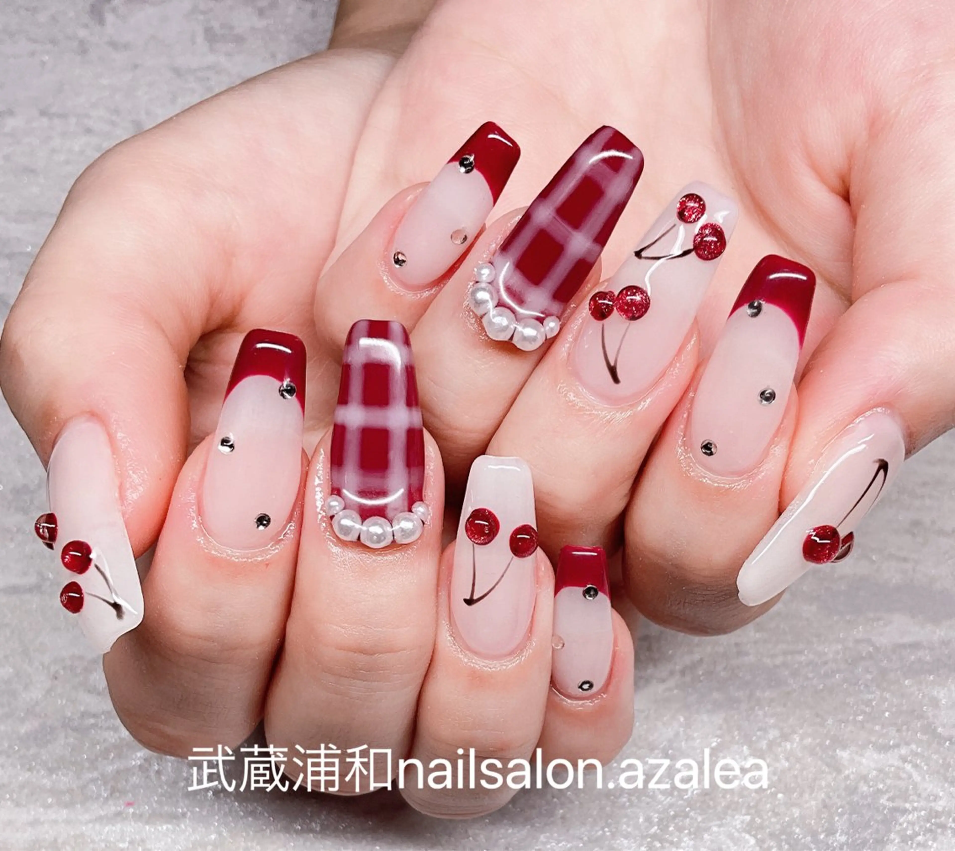 ネイル ハンドネイル R inのネイルデザイン