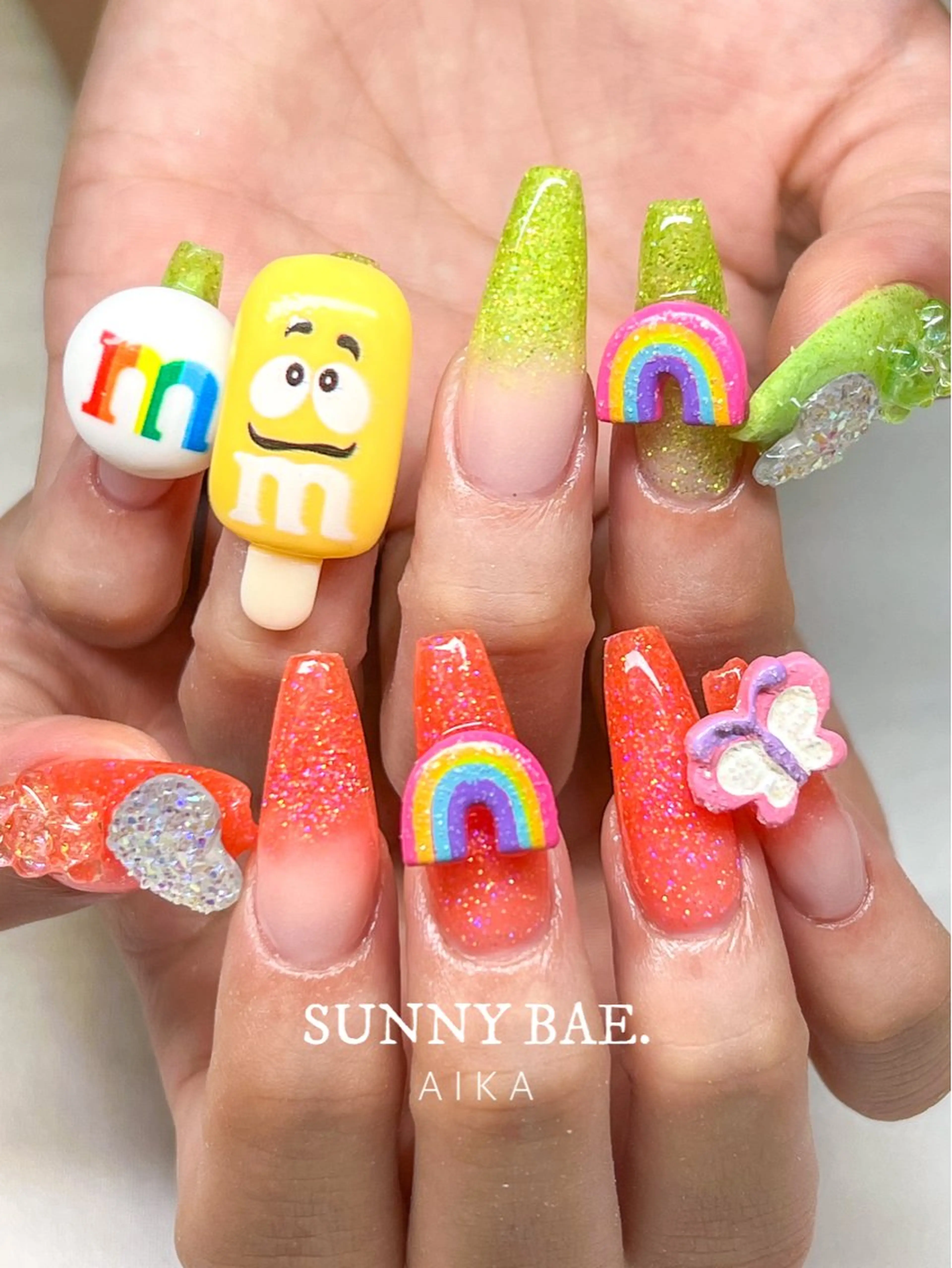 ネイル ジェルネイル キラキラネイル ロングネイル 持ち込み ワンカラーネイル Made By AIKAのネイルデザイン