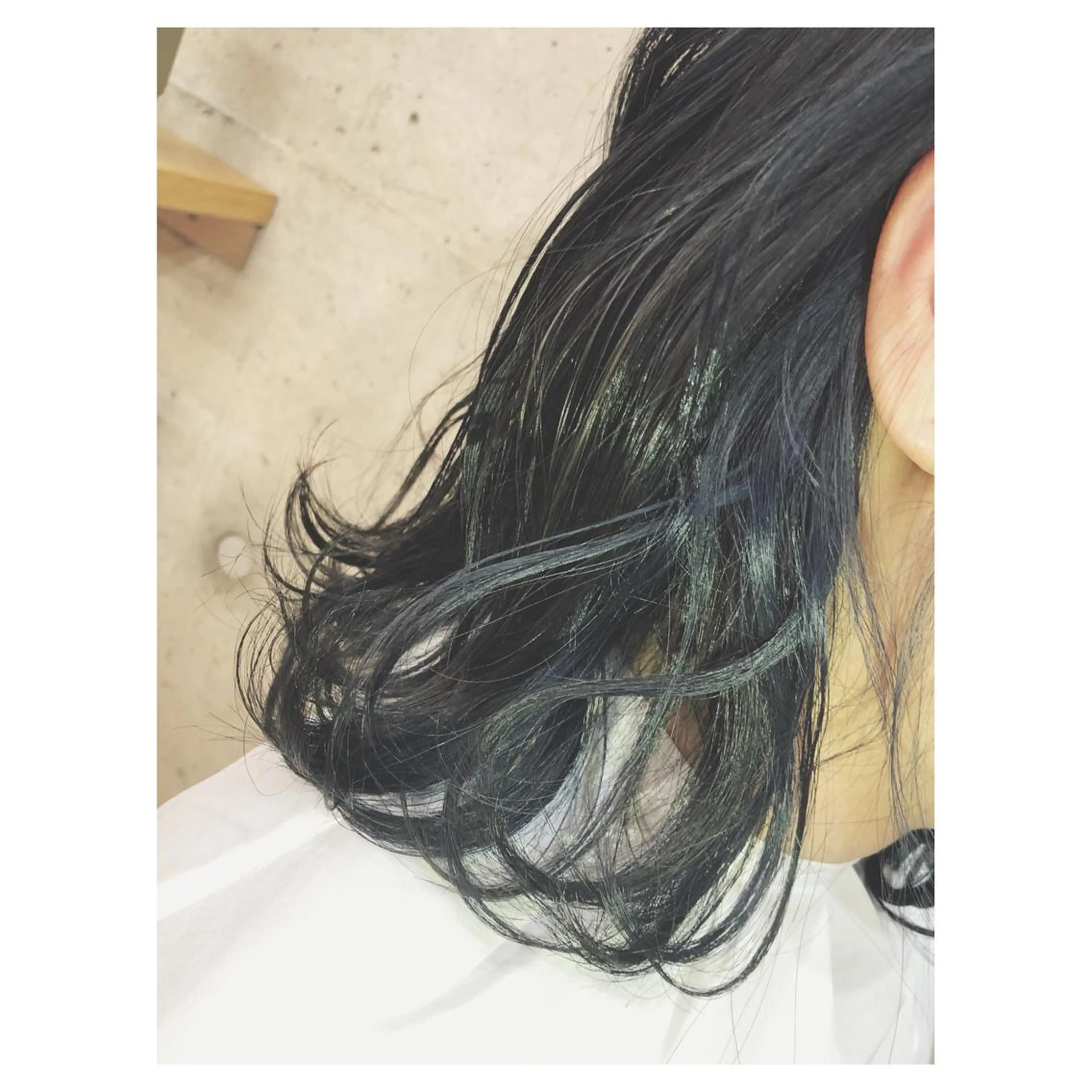 ミディアム カラー マツエク・マツパ アディクシーカラー ブルーカラー 透明感カラー イヤリングカラー カット ヘアカラー トリートメント ヘアセット センスをお届けします 大谷将生INFPのヘアスタイル