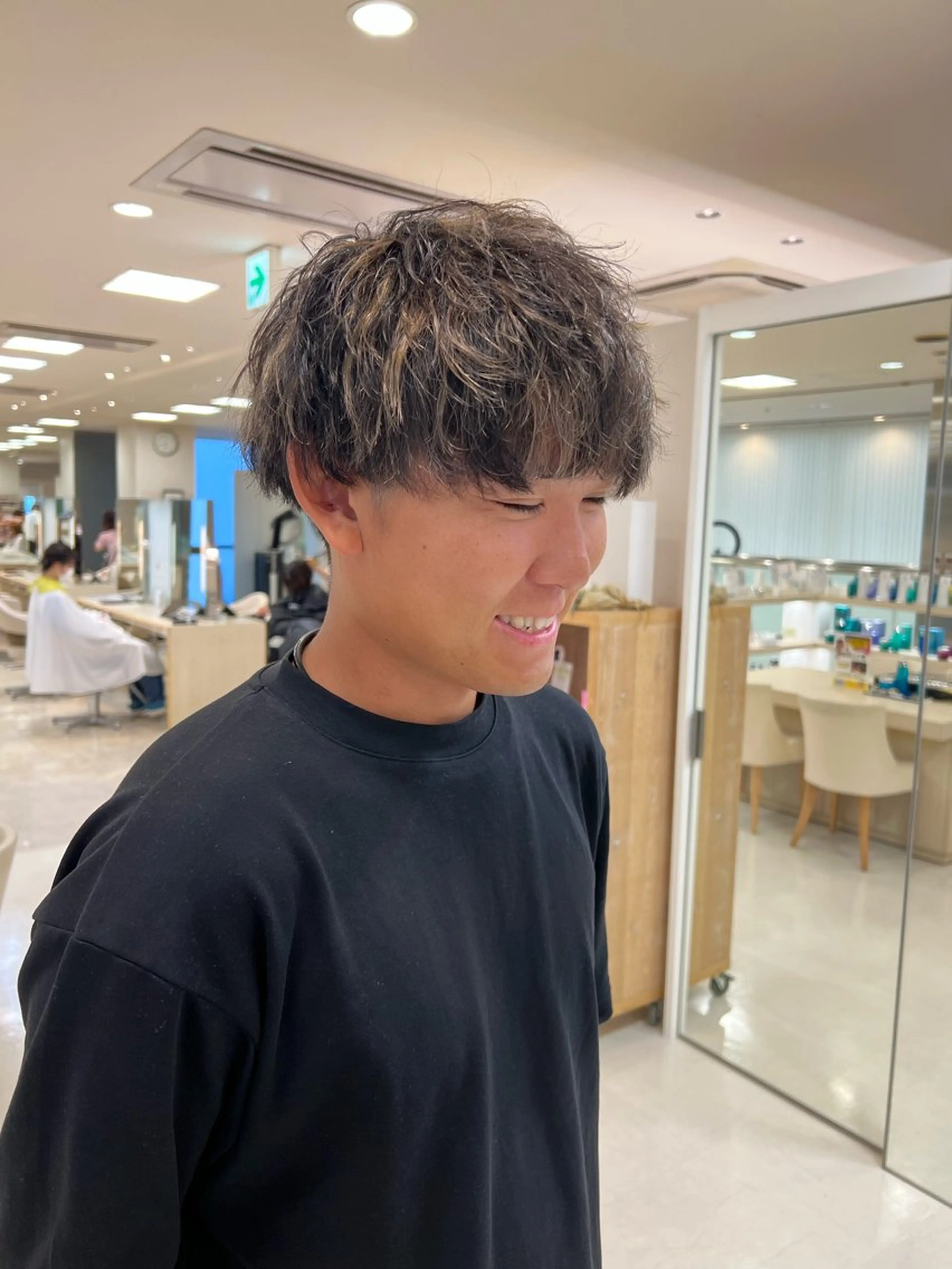 ショート カラー メンズ カット ヘアカラー トリートメント ヘアセット ハイトーン/ウルフ /レイヤー/坂野幸伸のヘアスタイル