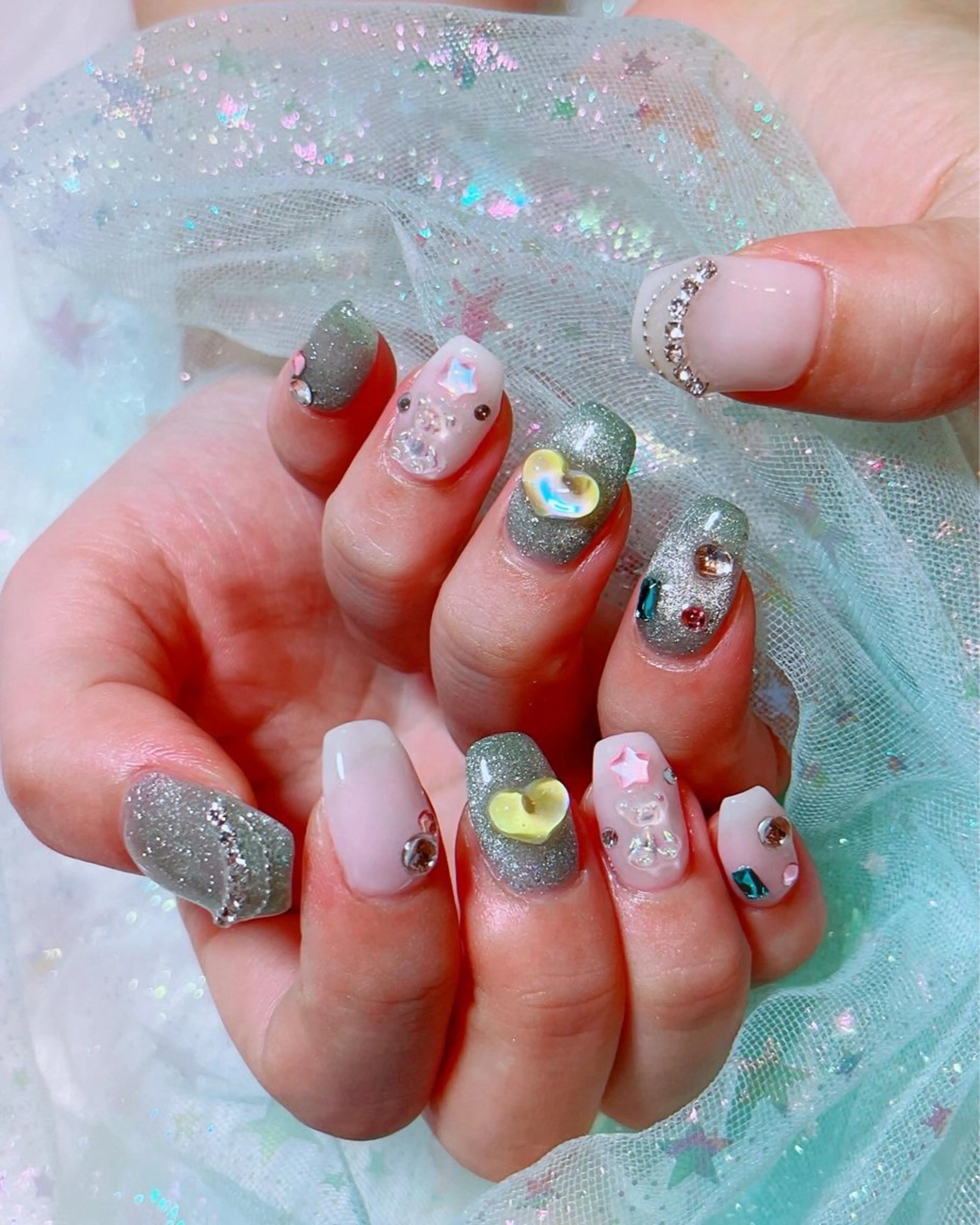 ネイル グリーン マグネットネイル ruirui.naildesign所属・RUI ☆のネイルデザイン
