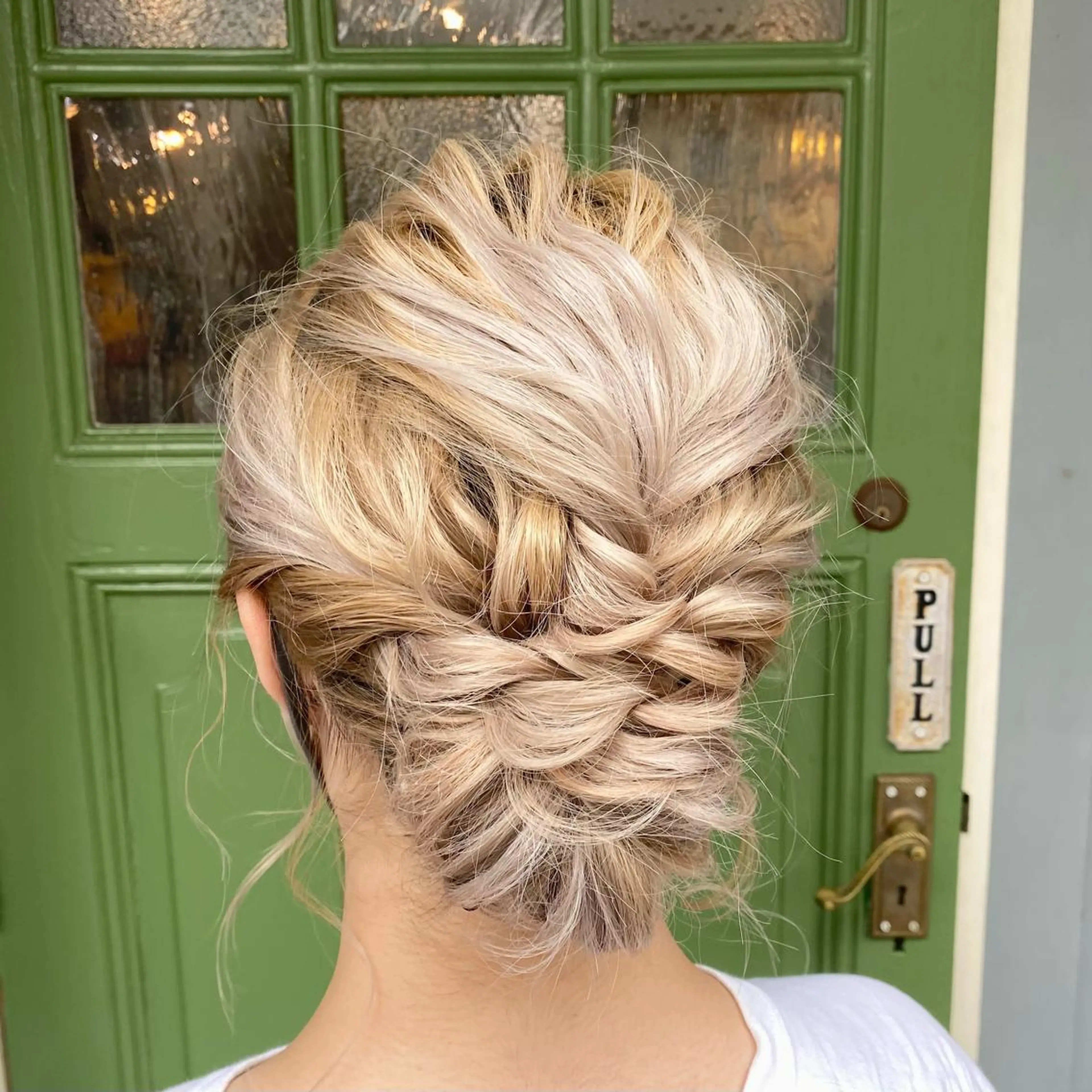 ミディアム ヘアアレンジ 結婚式・ブライダル デート 卒業式のヘアスタイル ヘアセット BRITS 渡辺 菜々子のヘアスタイル