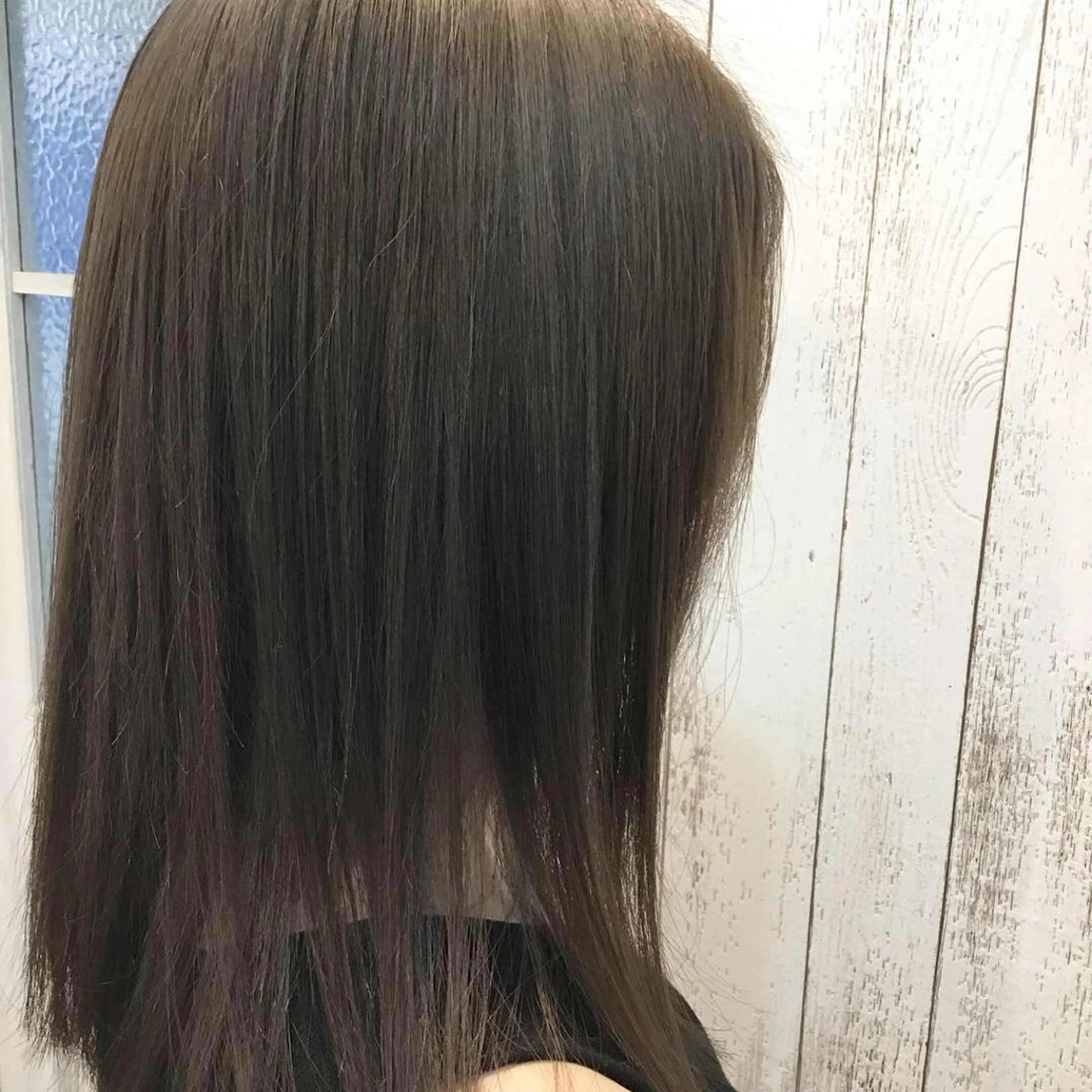 セミロング カラー embrace エンブレイスのヘアスタイル