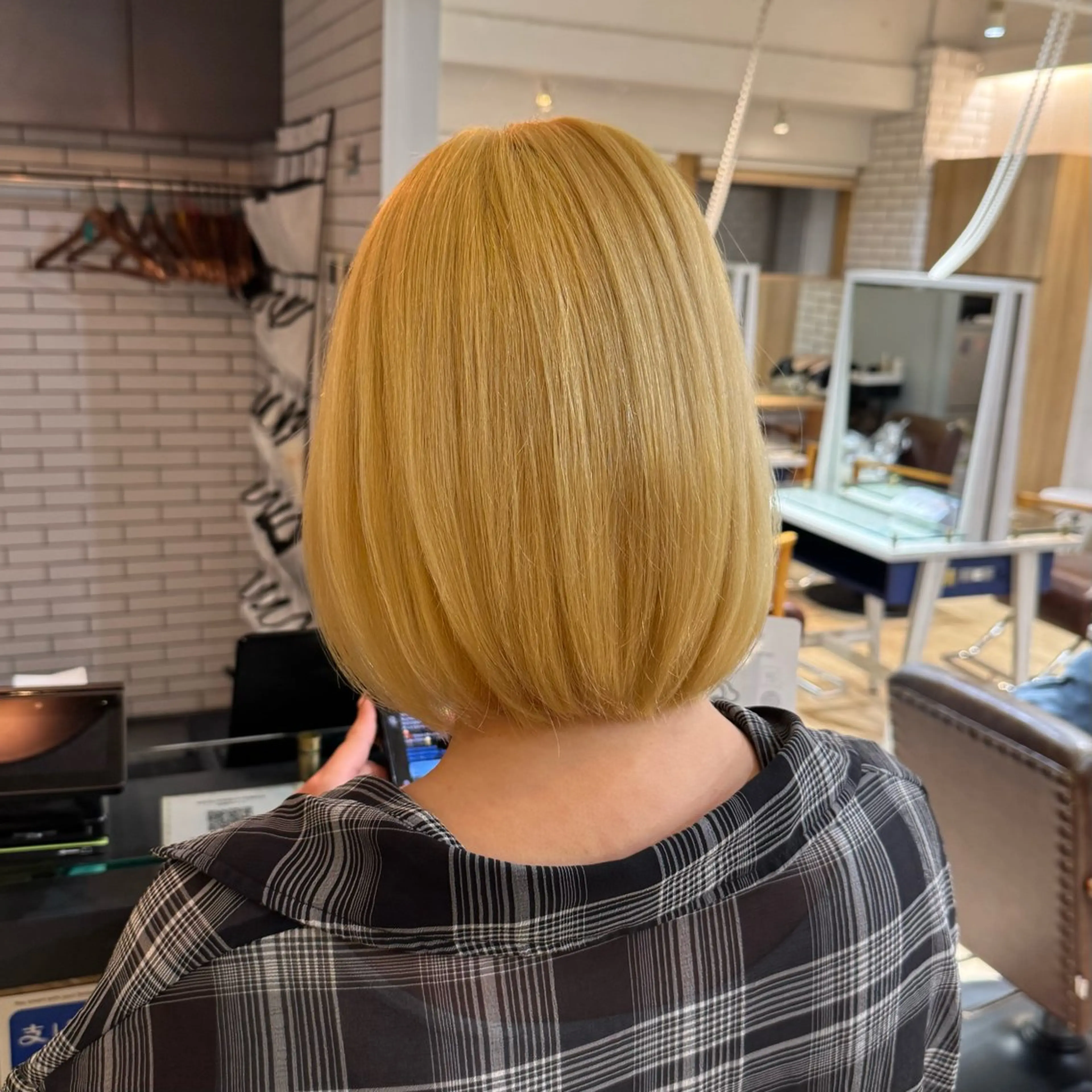 ミディアム カラー ブリーチ イエローカラー カット ヘアカラー トリートメント 🍀ブリーチ/艶カラ ー🍀 コイケのヘアスタイル