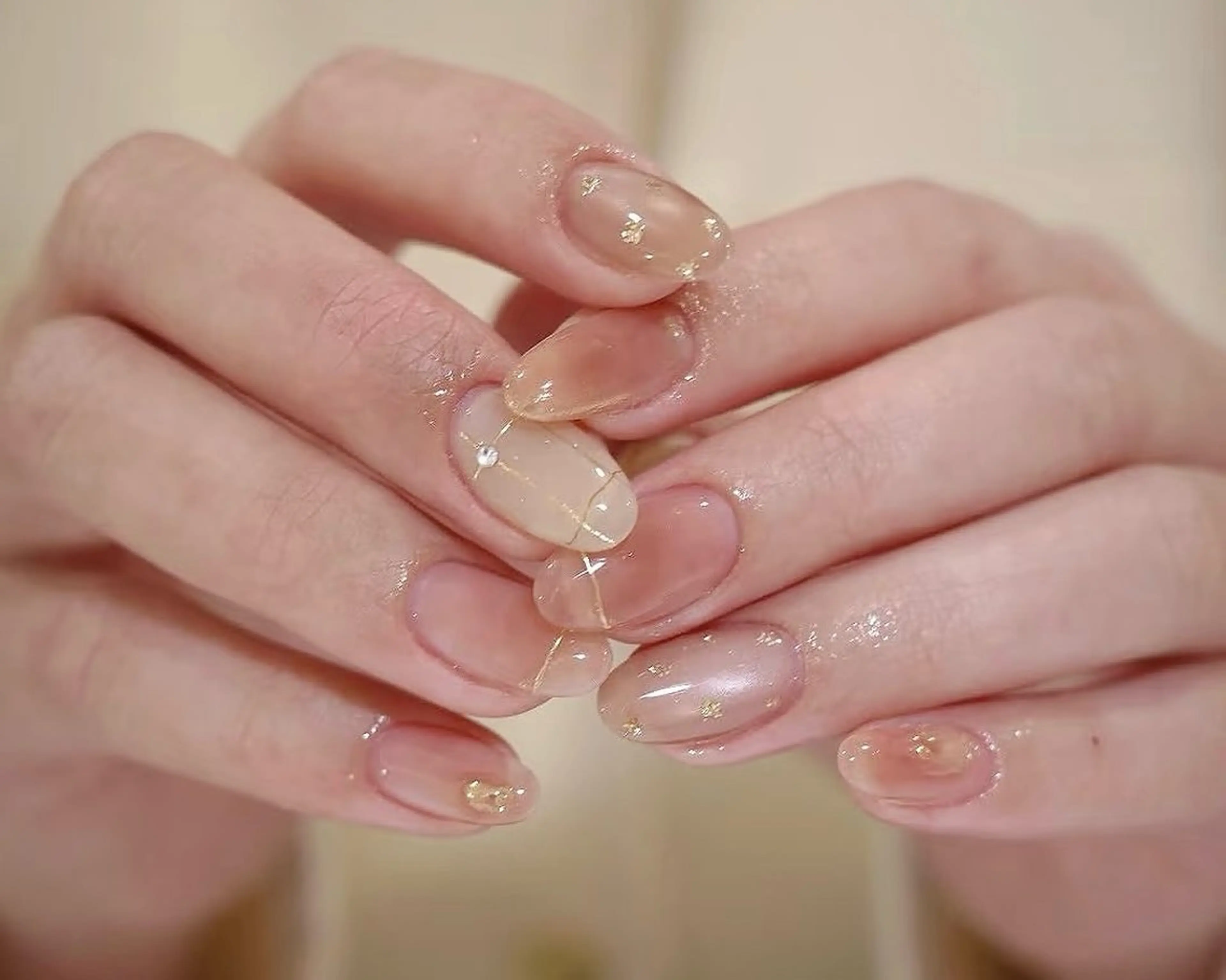 ネイル ゴールド マグネットネイル ハンドネイル ハンドケア DarkHoney 池袋店のネイルデザイン