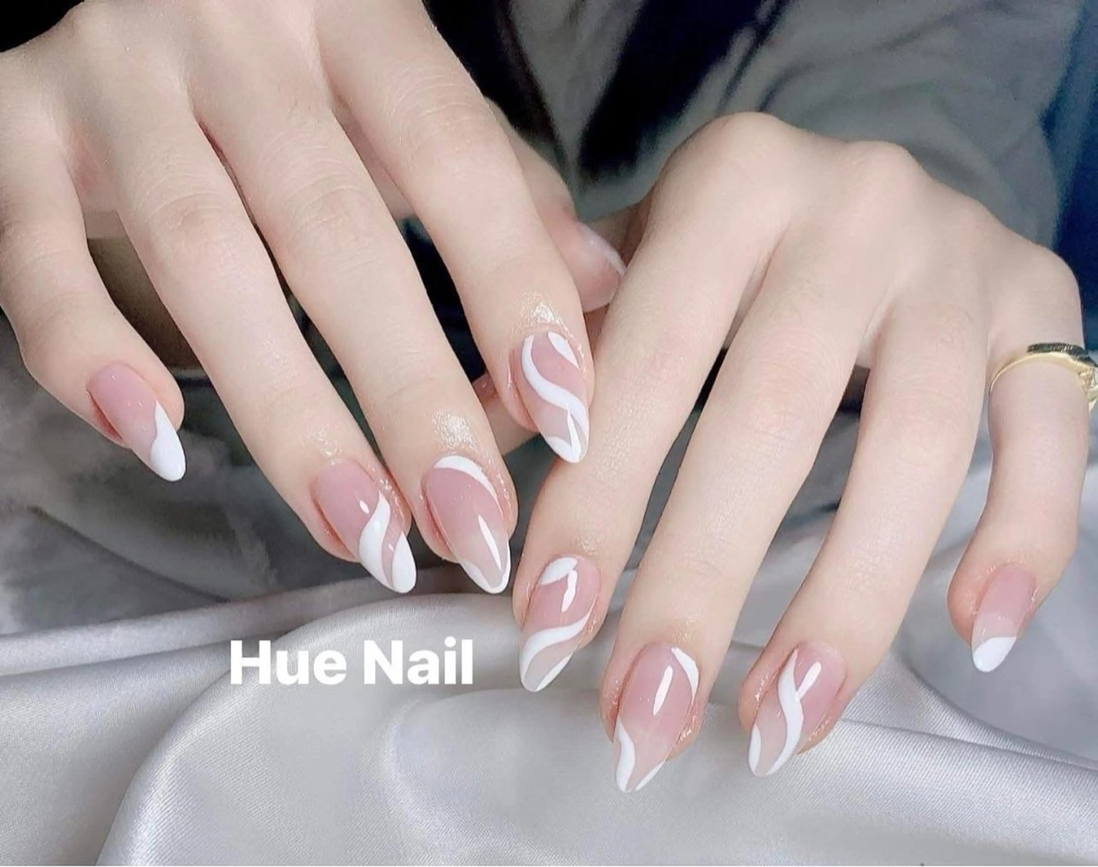 ミディアム ハンドネイル HOANG NAILのネイルデザイン